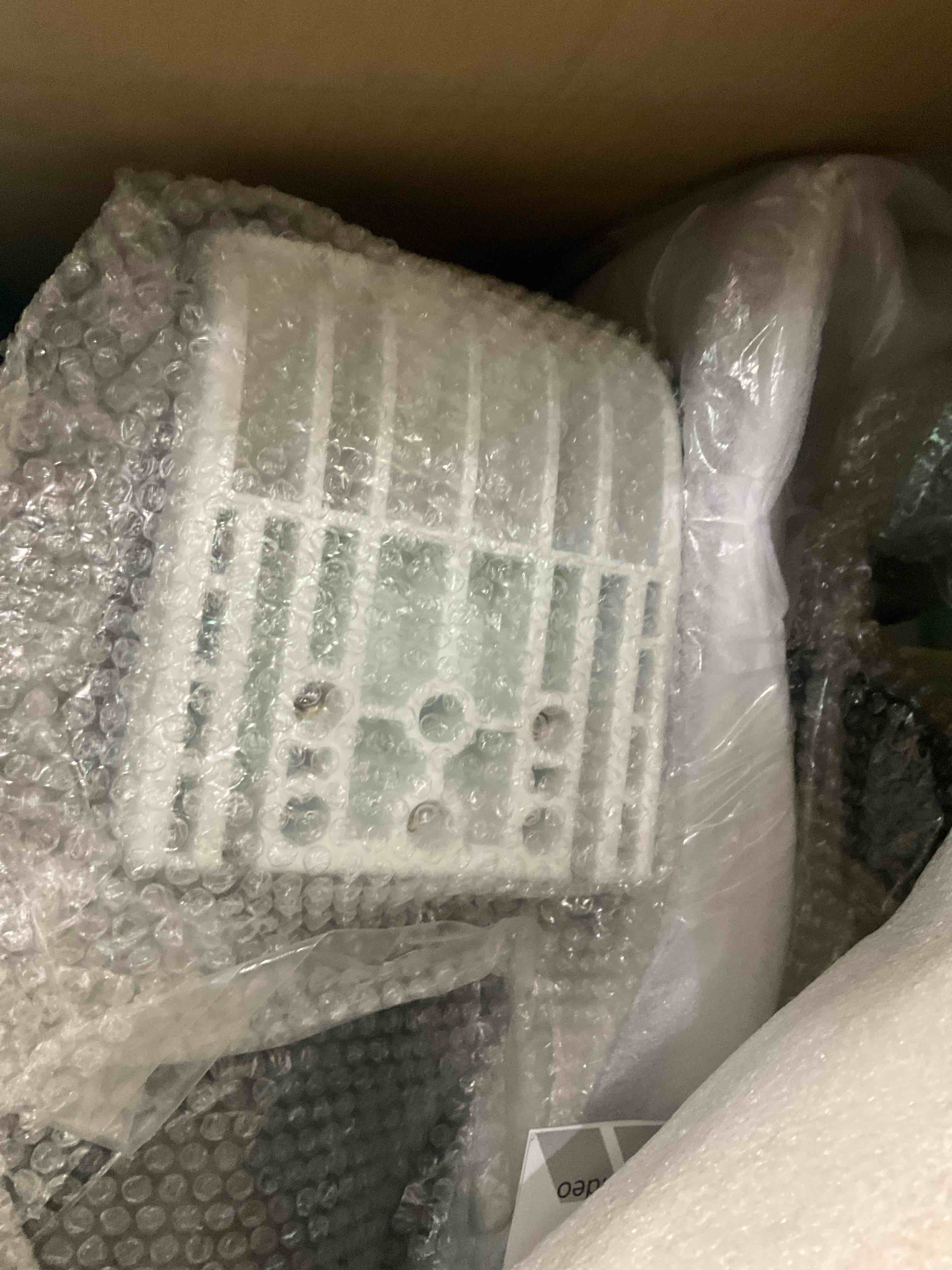 https://s3.amazonaws.com/lotting-images-prod/BargainHunt/EXS01538858_1715013464237.jpeg