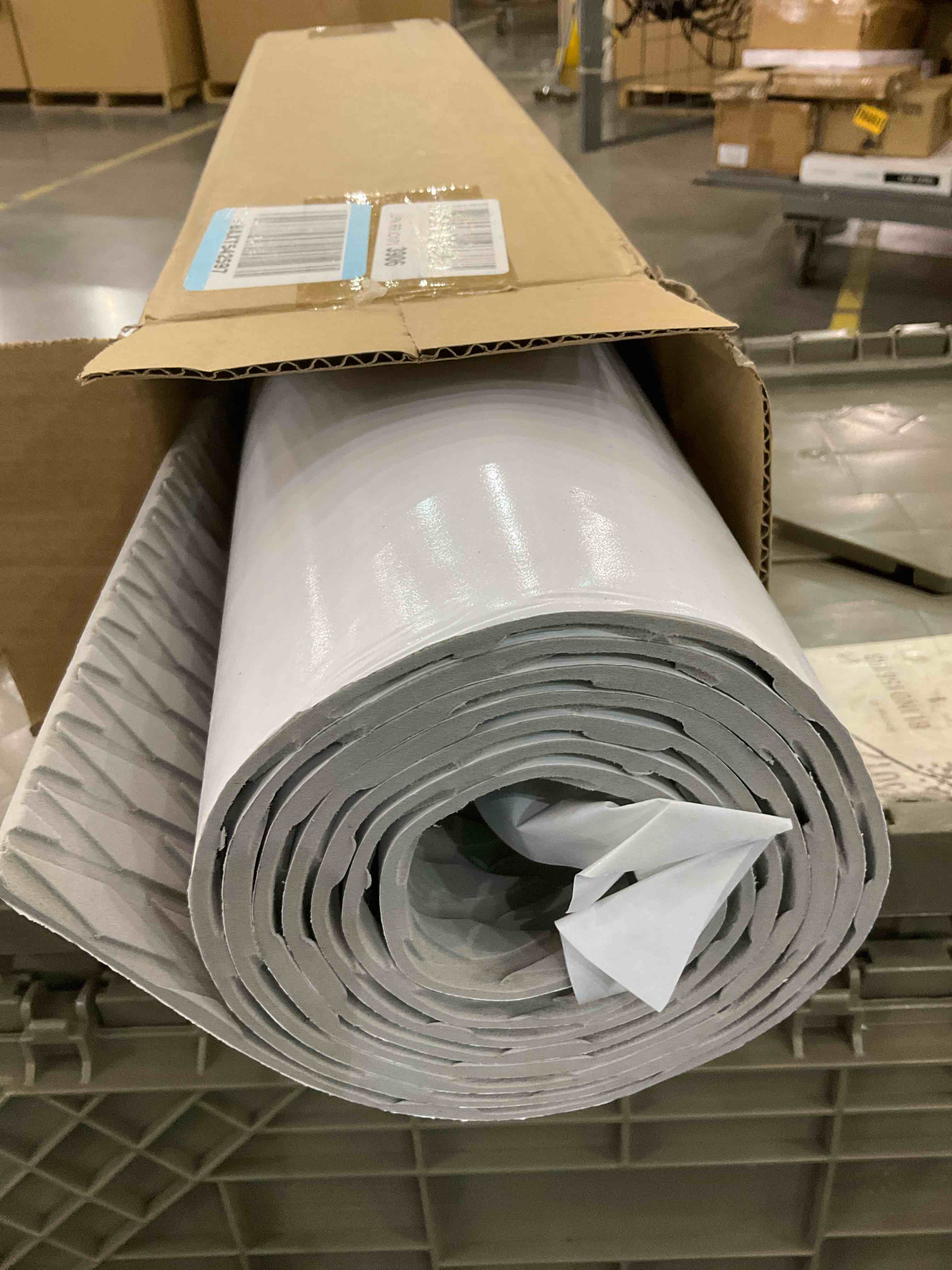 https://s3.amazonaws.com/lotting-images-prod/BargainHunt/EXS01538990_1715090107977.jpeg