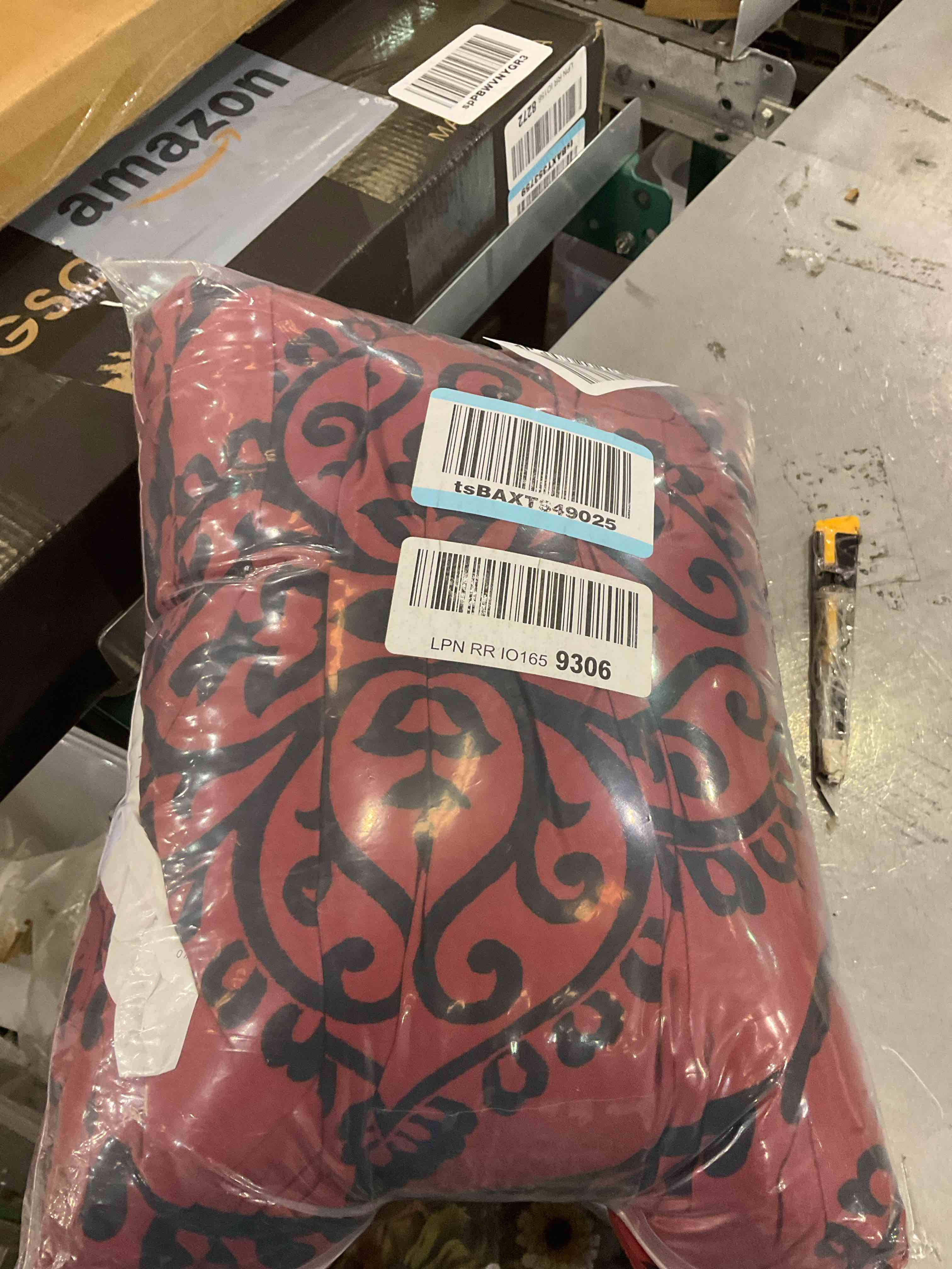 https://s3.amazonaws.com/lotting-images-prod/BargainHunt/EXS01538991_1715090168097.jpeg