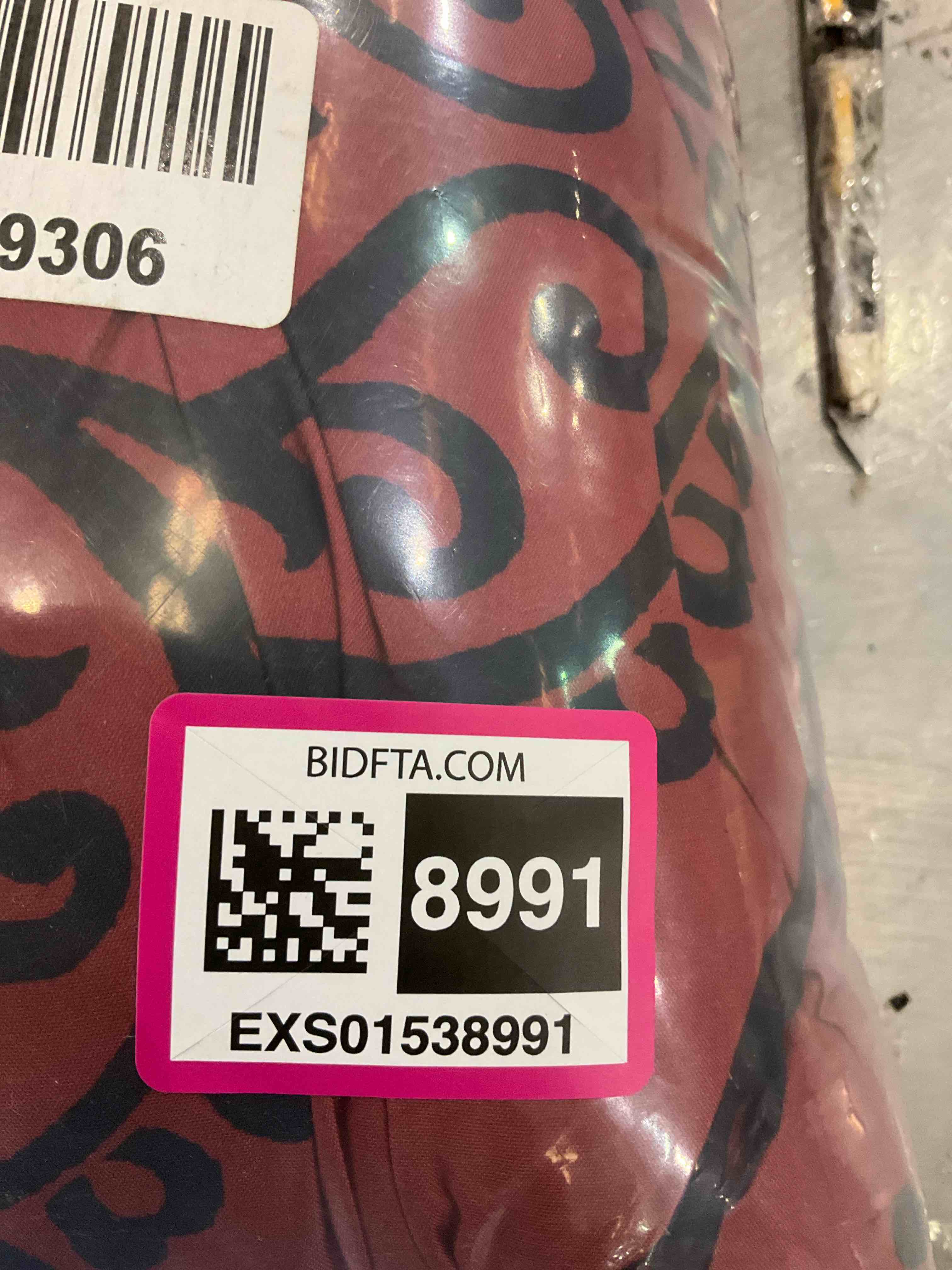 https://s3.amazonaws.com/lotting-images-prod/BargainHunt/EXS01538991_1715090181594.jpeg