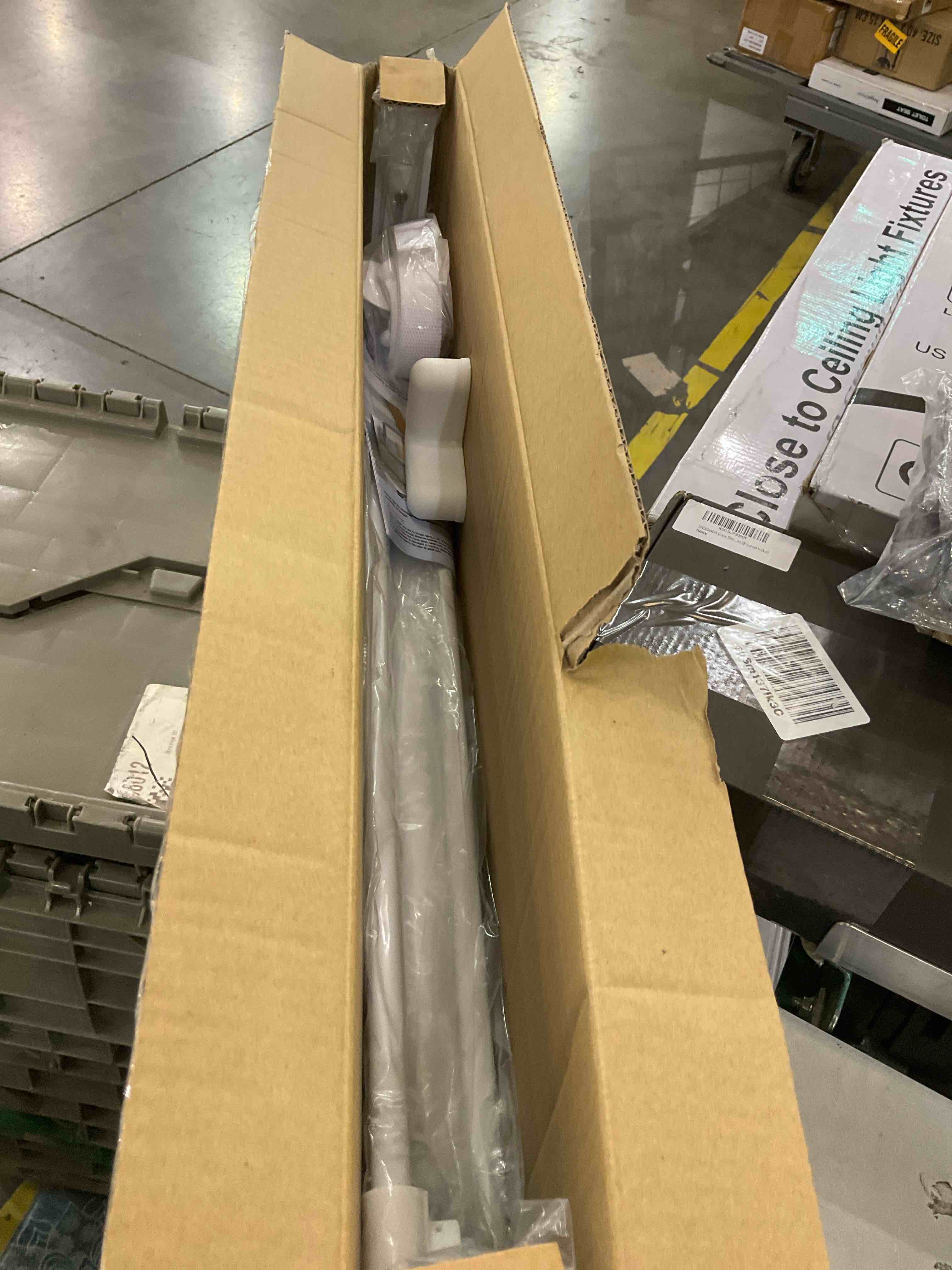 https://s3.amazonaws.com/lotting-images-prod/BargainHunt/EXS01538994_1715090613397.jpeg