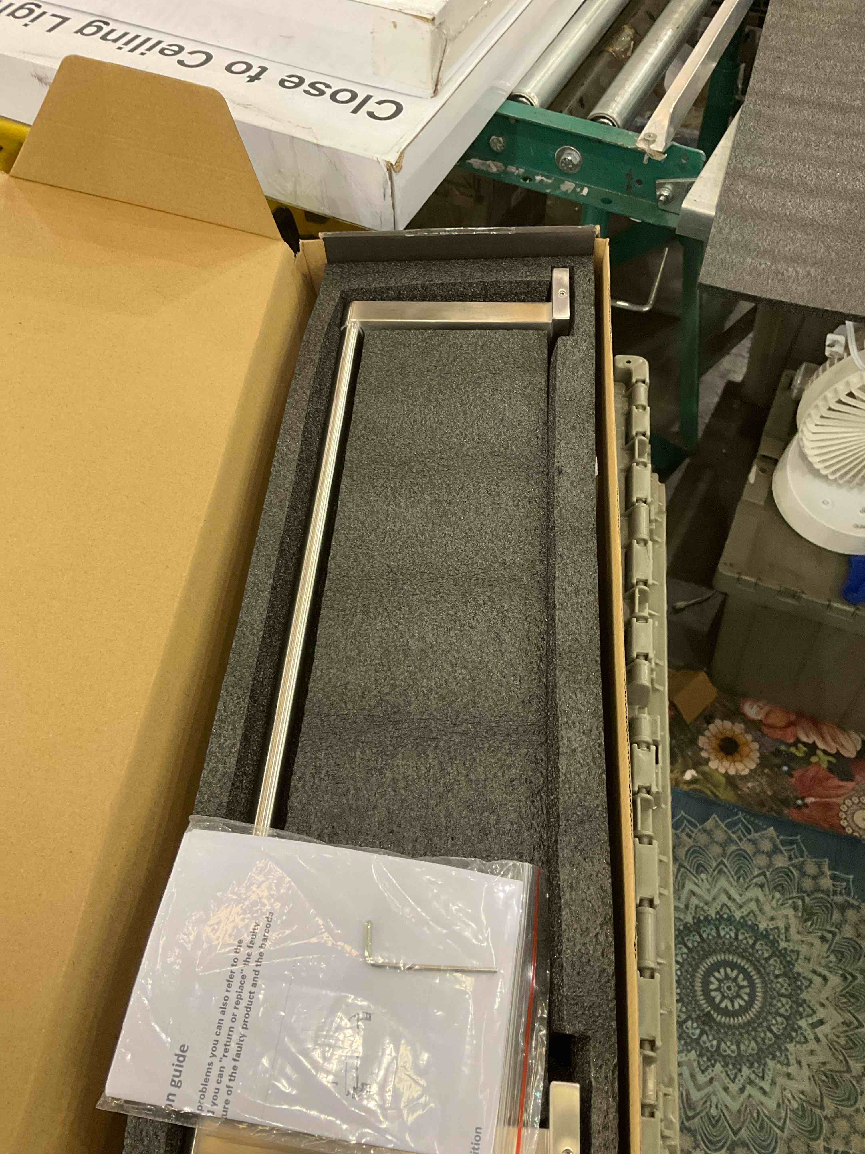 https://s3.amazonaws.com/lotting-images-prod/BargainHunt/EXS01538996_1715090943066.jpeg