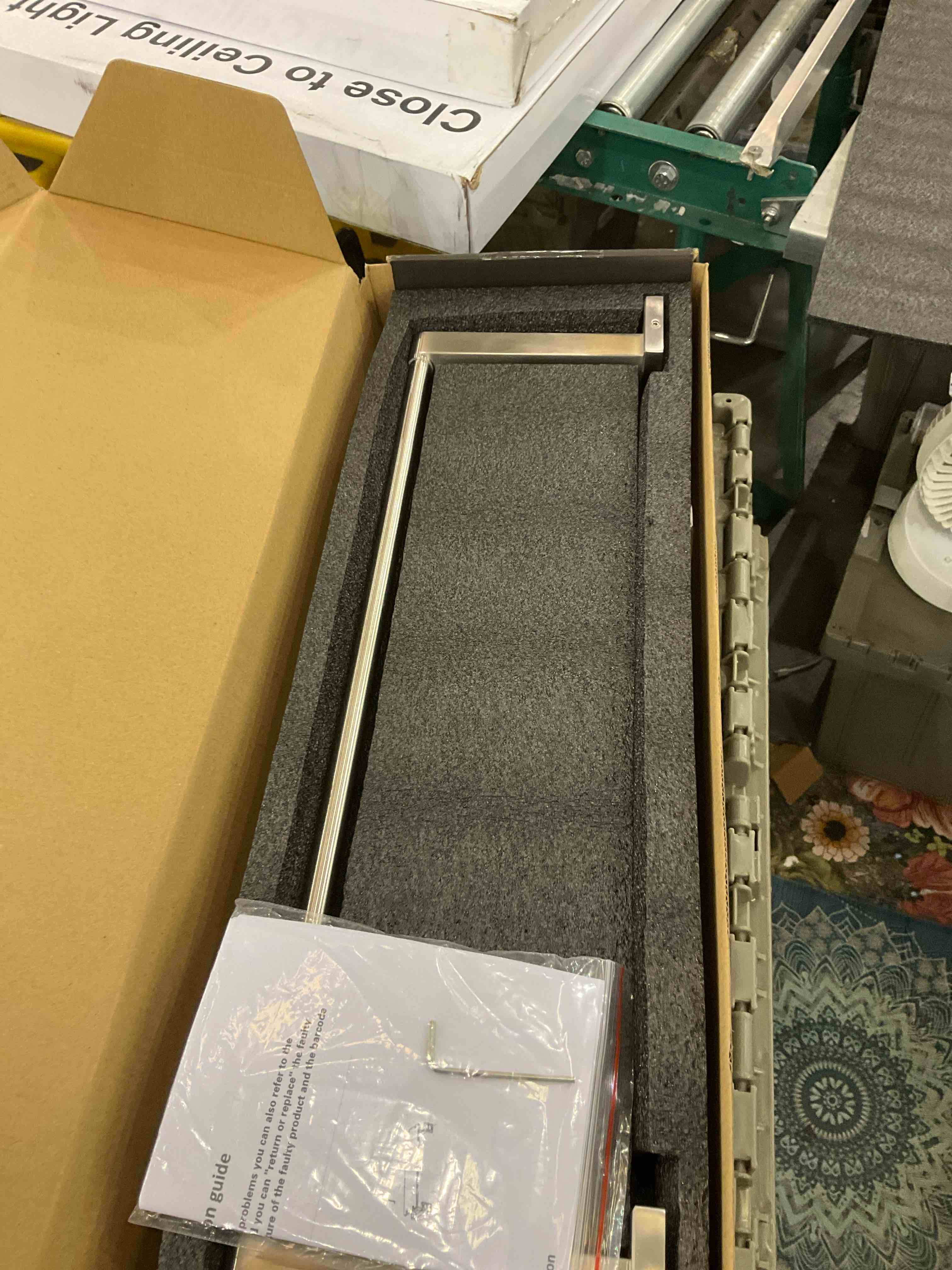 https://s3.amazonaws.com/lotting-images-prod/BargainHunt/EXS01538996_1715090944083.jpeg