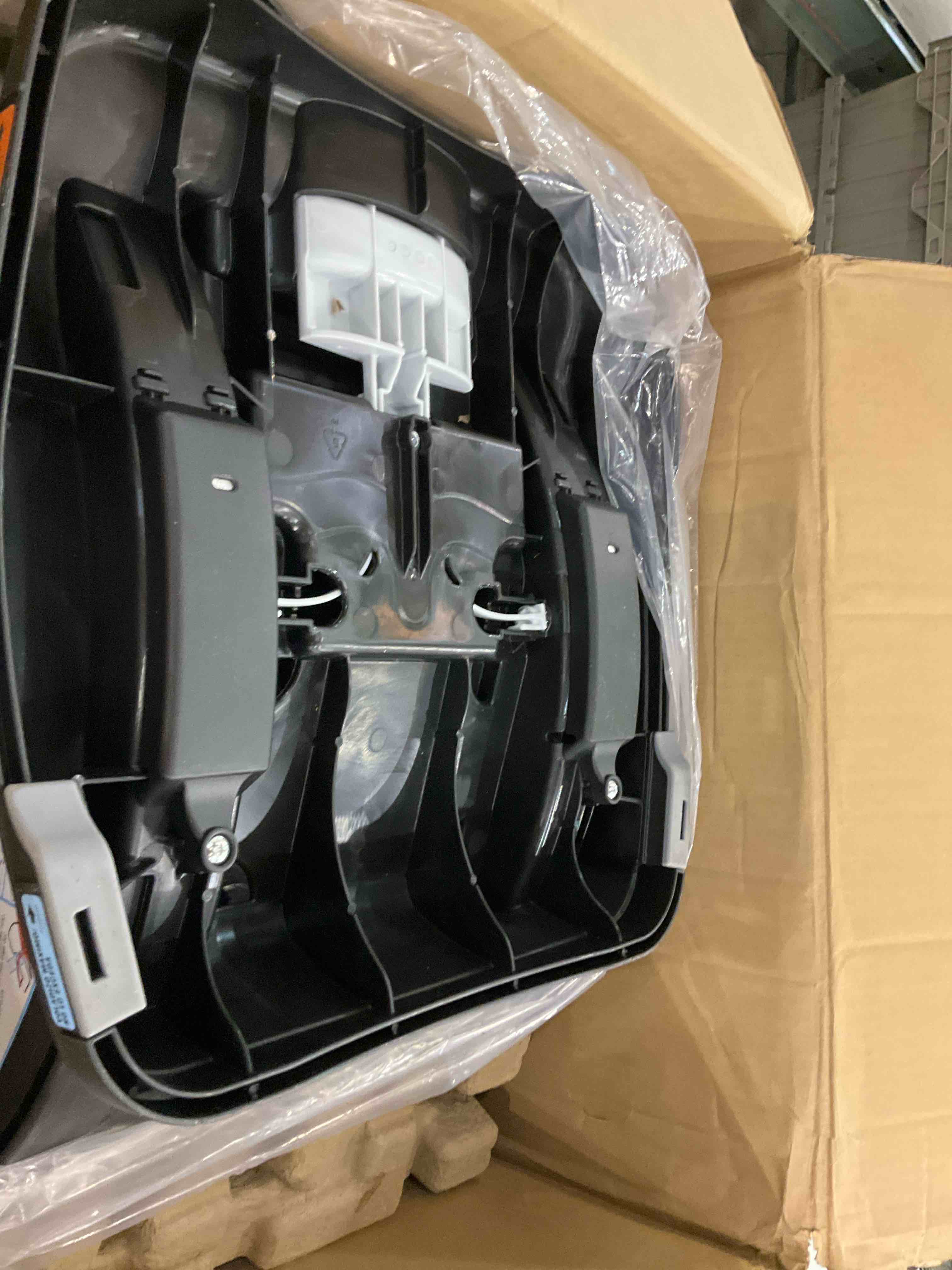 https://s3.amazonaws.com/lotting-images-prod/BargainHunt/EXS01539029_1715109006929.jpeg