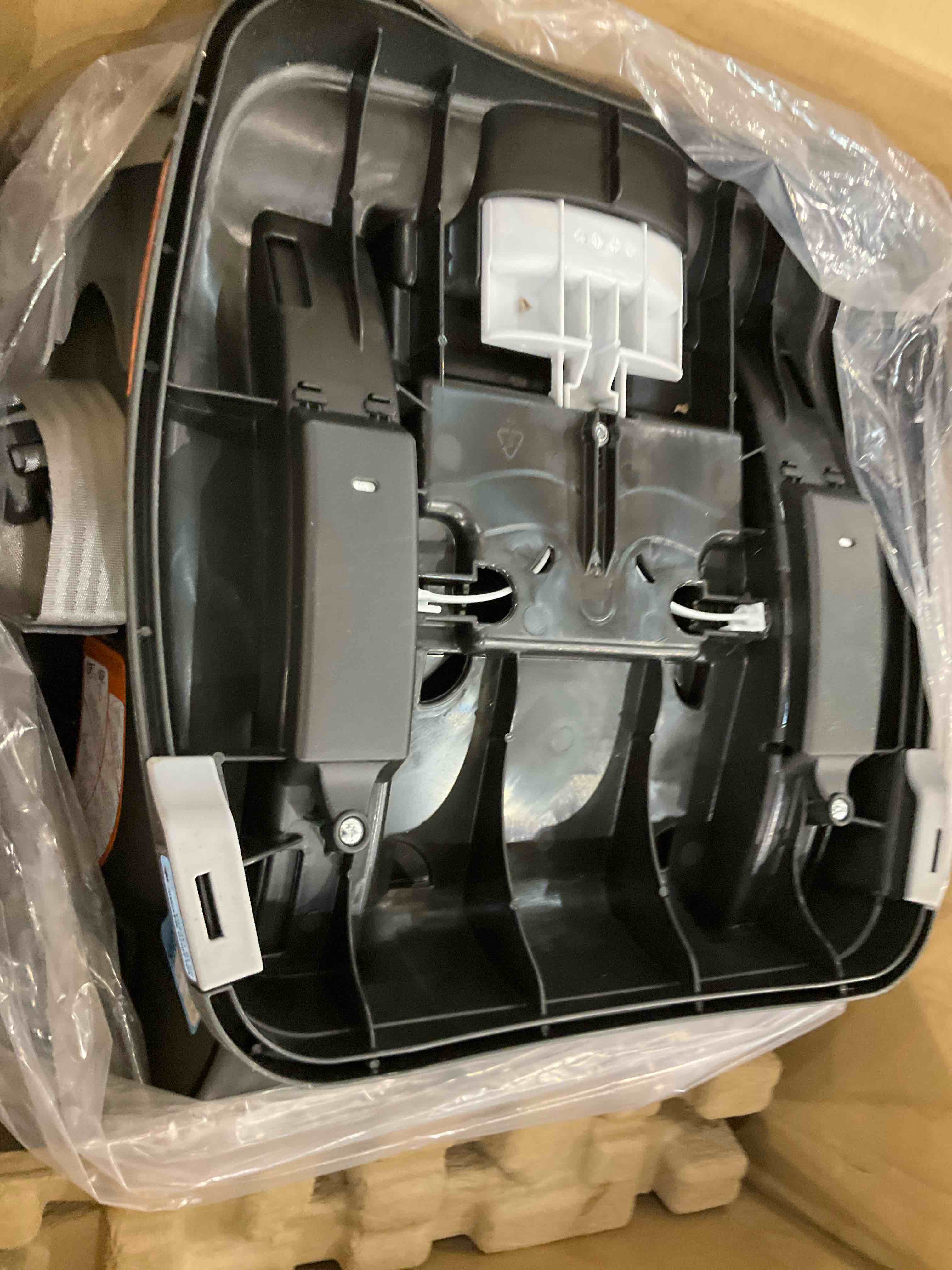https://s3.amazonaws.com/lotting-images-prod/BargainHunt/EXS01539029_1715109009488.jpeg