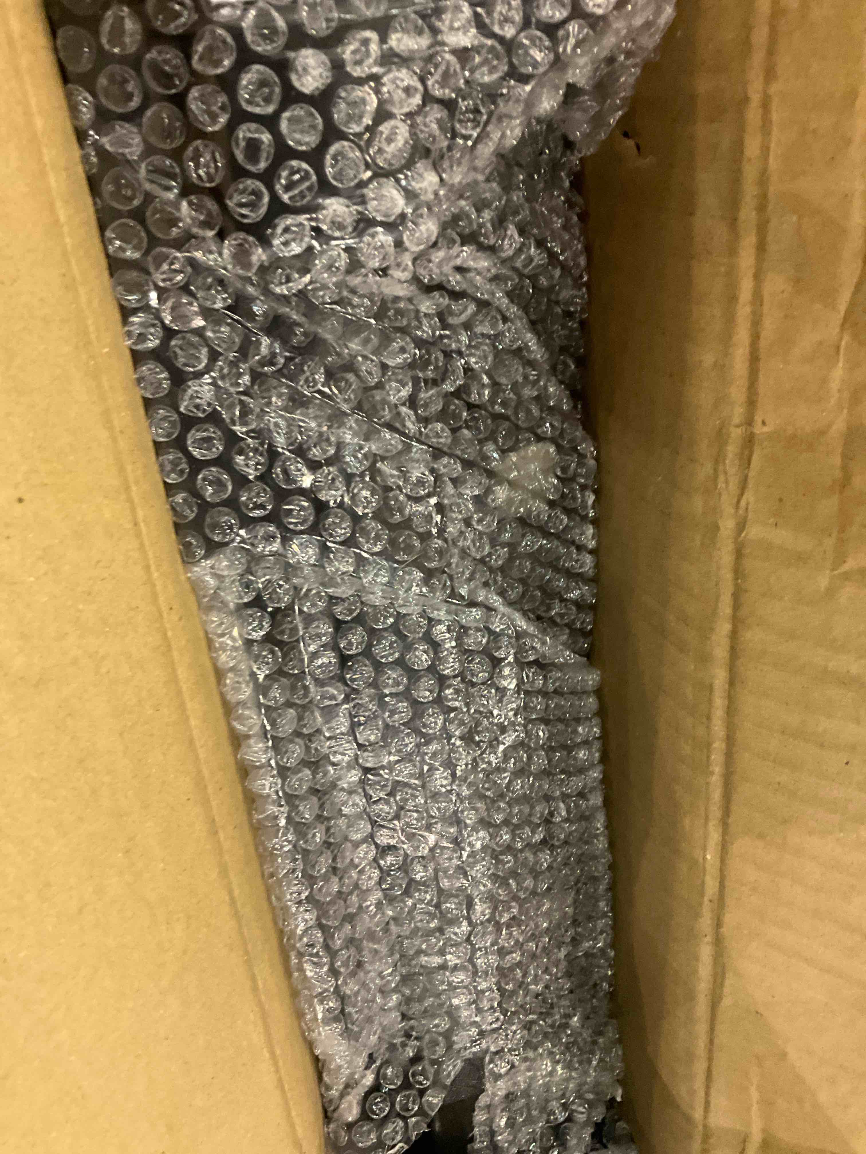 https://s3.amazonaws.com/lotting-images-prod/BargainHunt/EXS01539033_1715167394133.jpeg