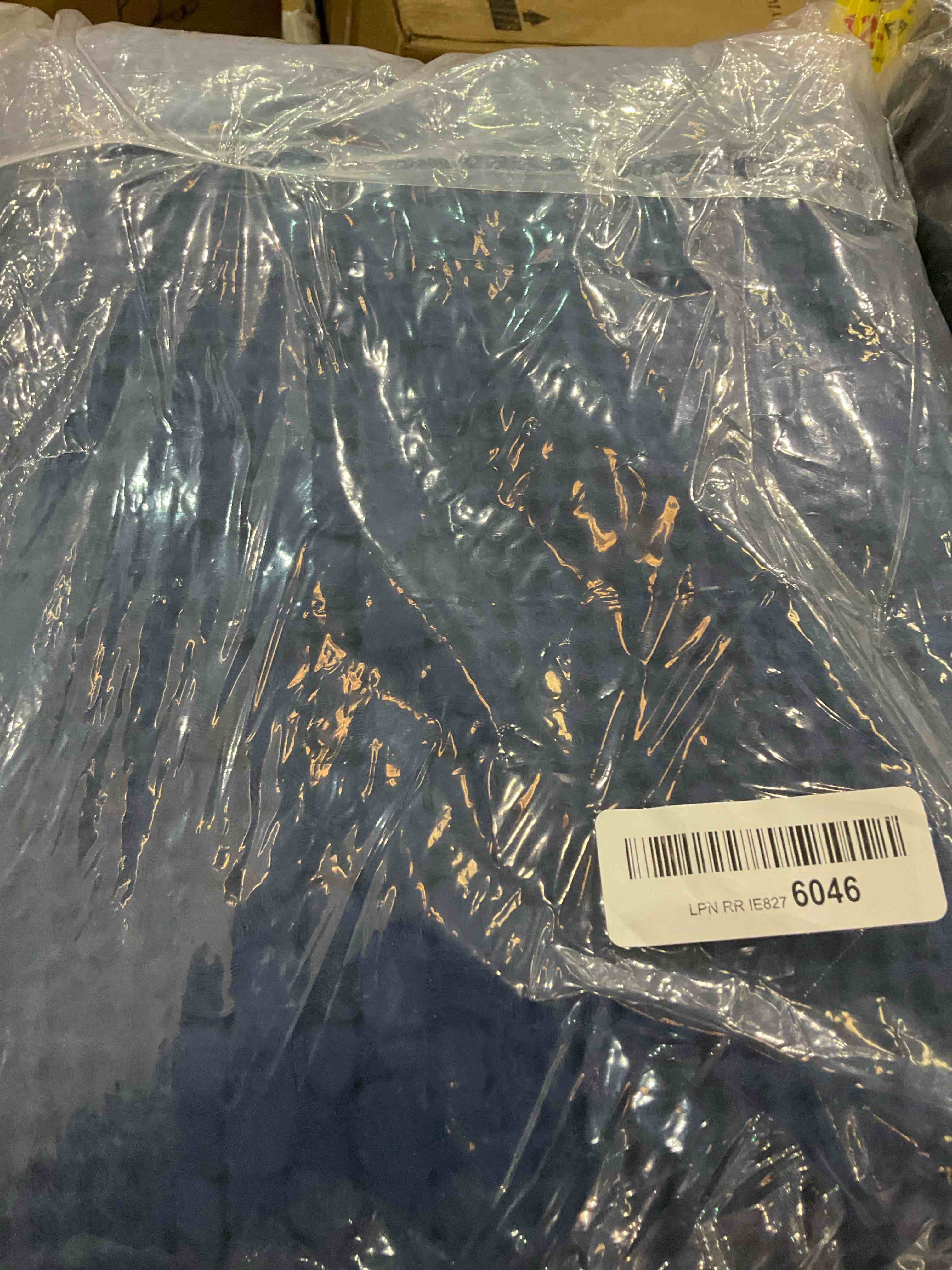 https://s3.amazonaws.com/lotting-images-prod/BargainHunt/EXS01539123_1715183493922.jpeg