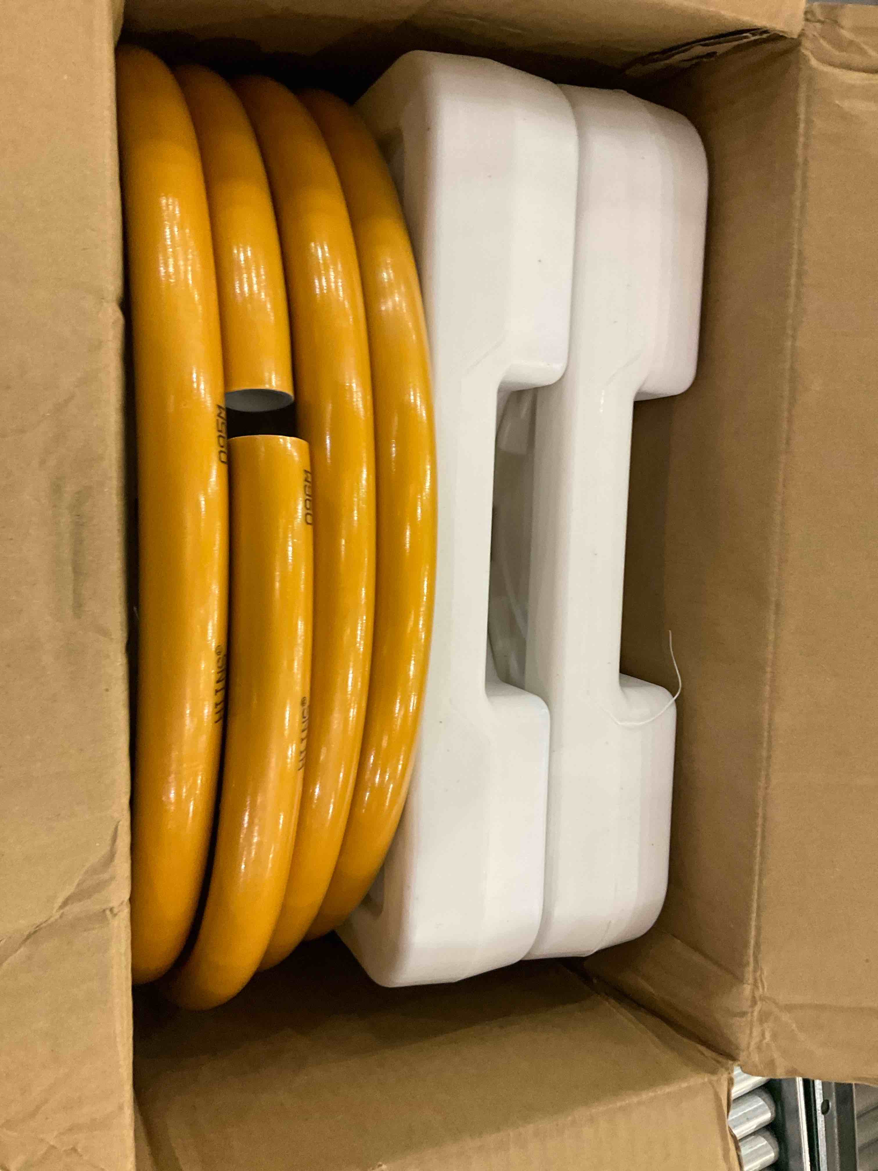 https://s3.amazonaws.com/lotting-images-prod/BargainHunt/EXS01539379_1715353802784.jpeg