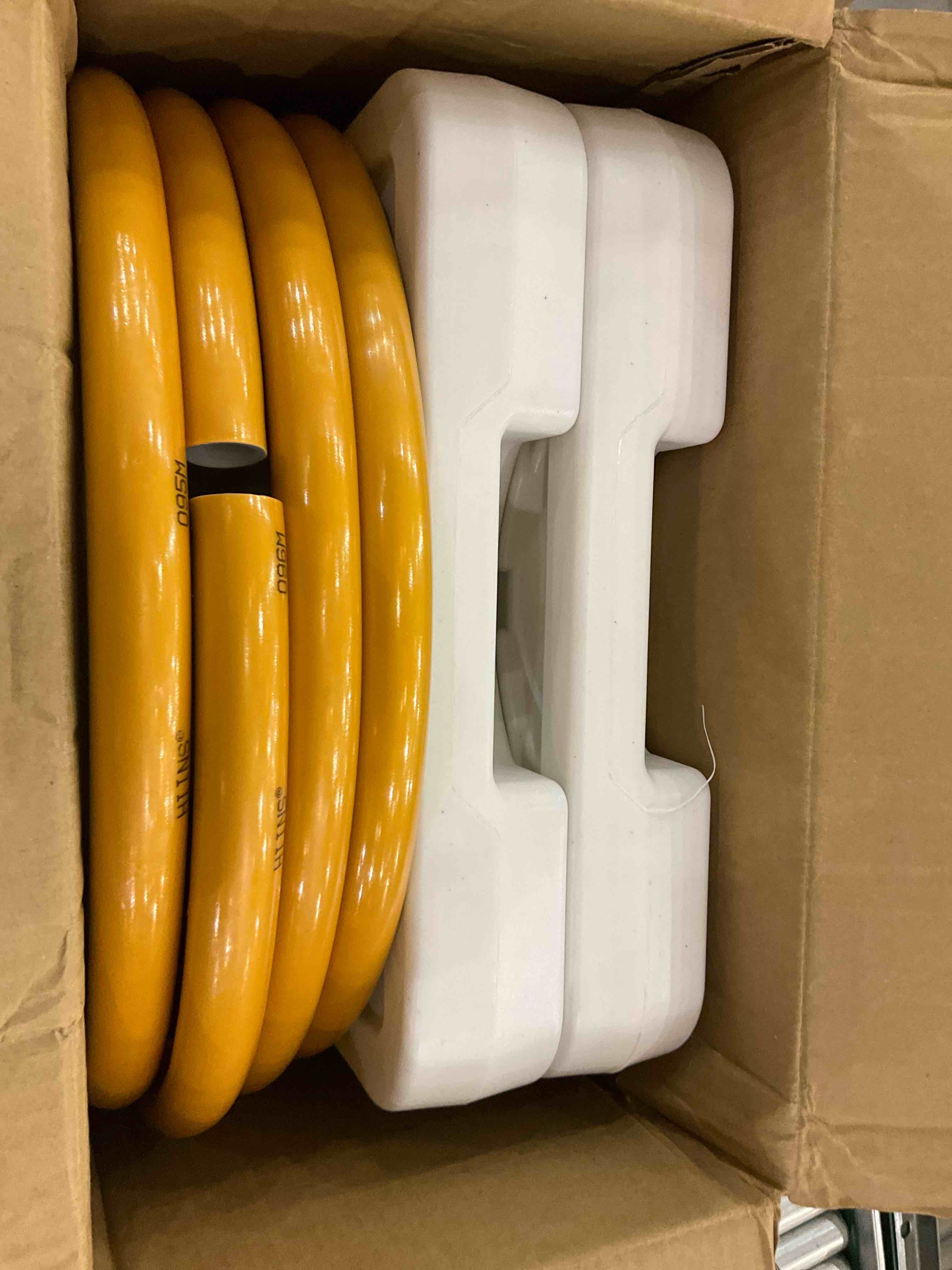https://s3.amazonaws.com/lotting-images-prod/BargainHunt/EXS01539379_1715353803955.jpeg