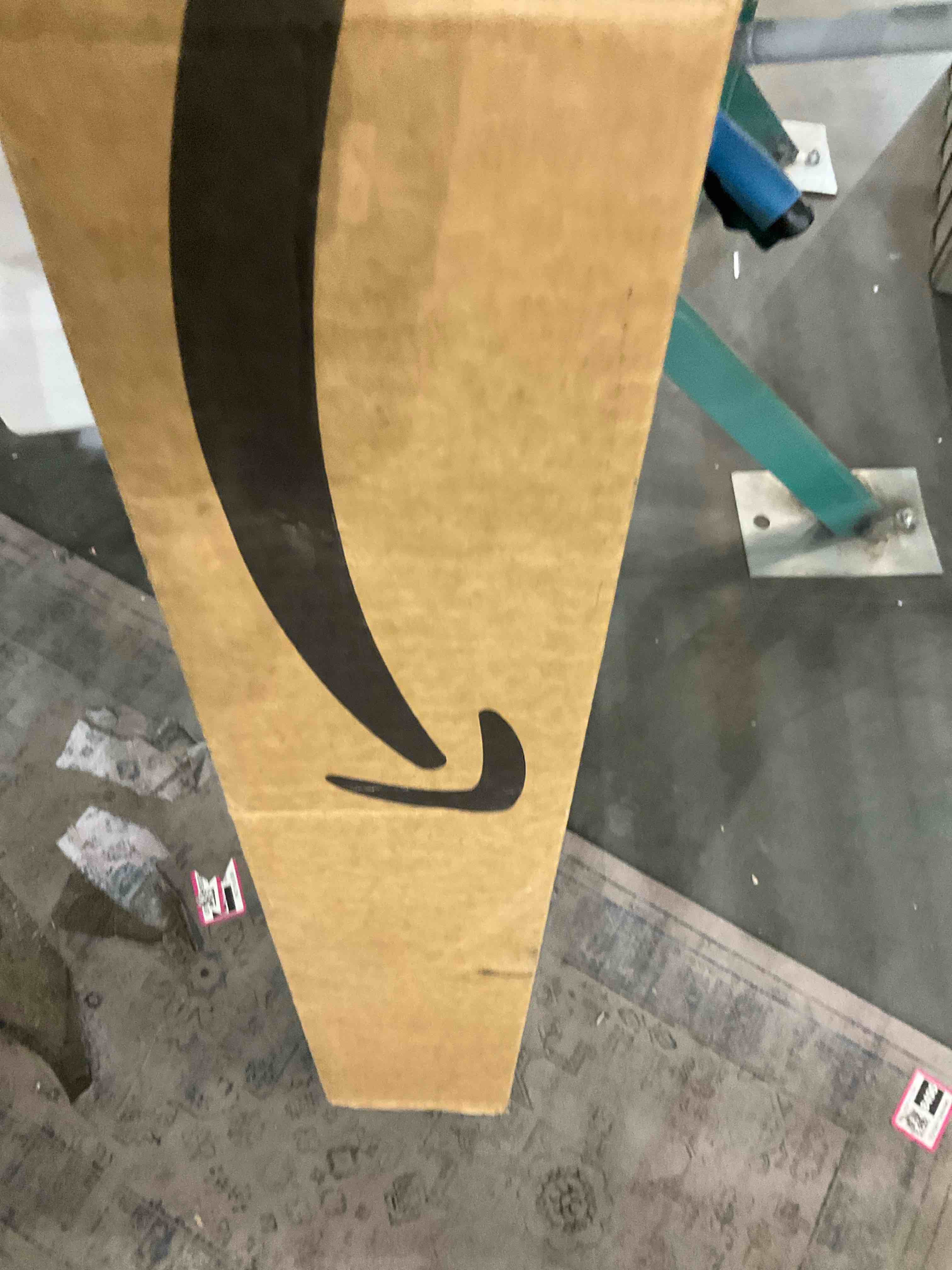 https://s3.amazonaws.com/lotting-images-prod/BargainHunt/EXS01539648_1718886455652.jpeg
