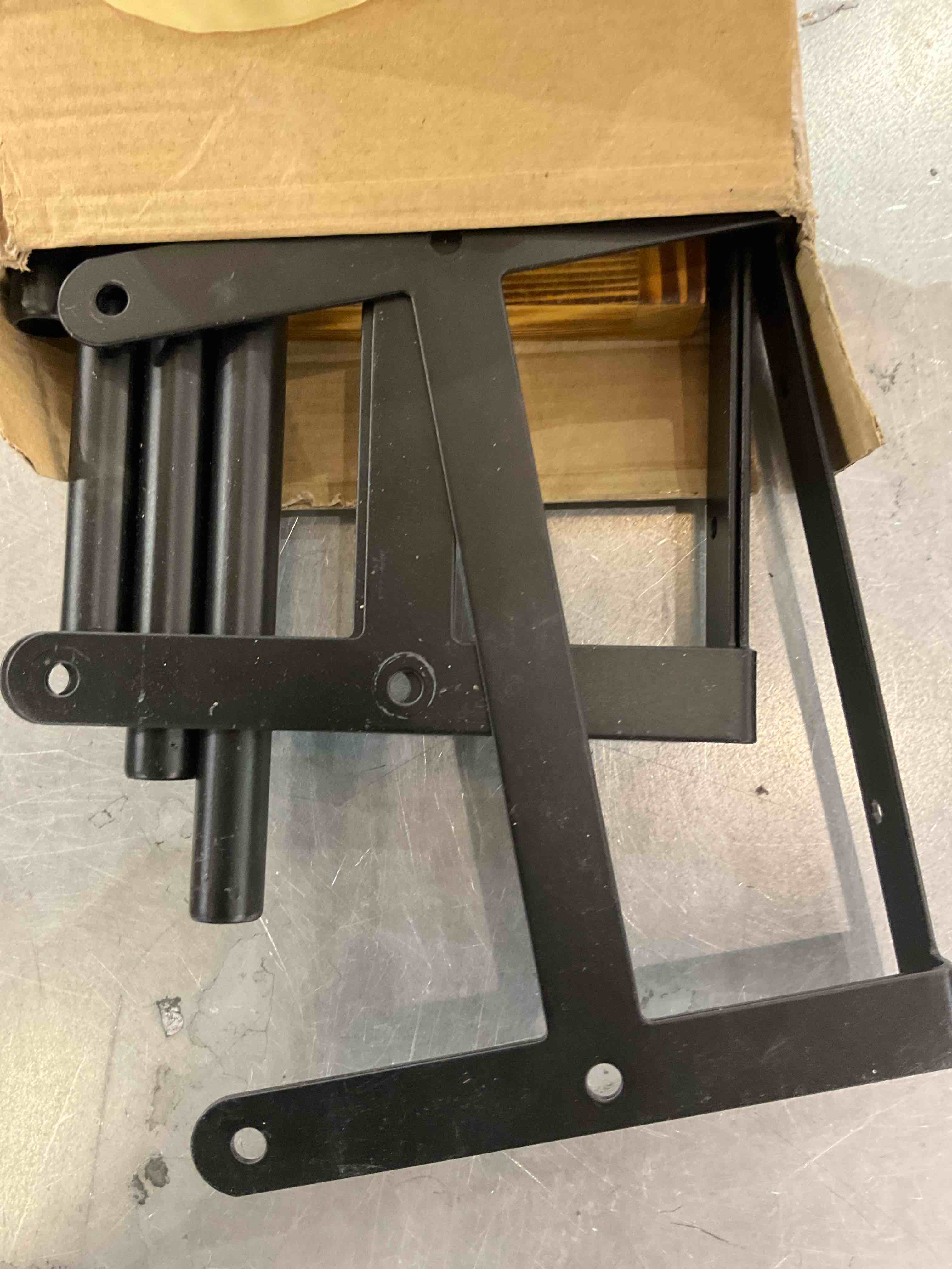 https://s3.amazonaws.com/lotting-images-prod/BargainHunt/EXS01540156_1715783225615.jpeg
