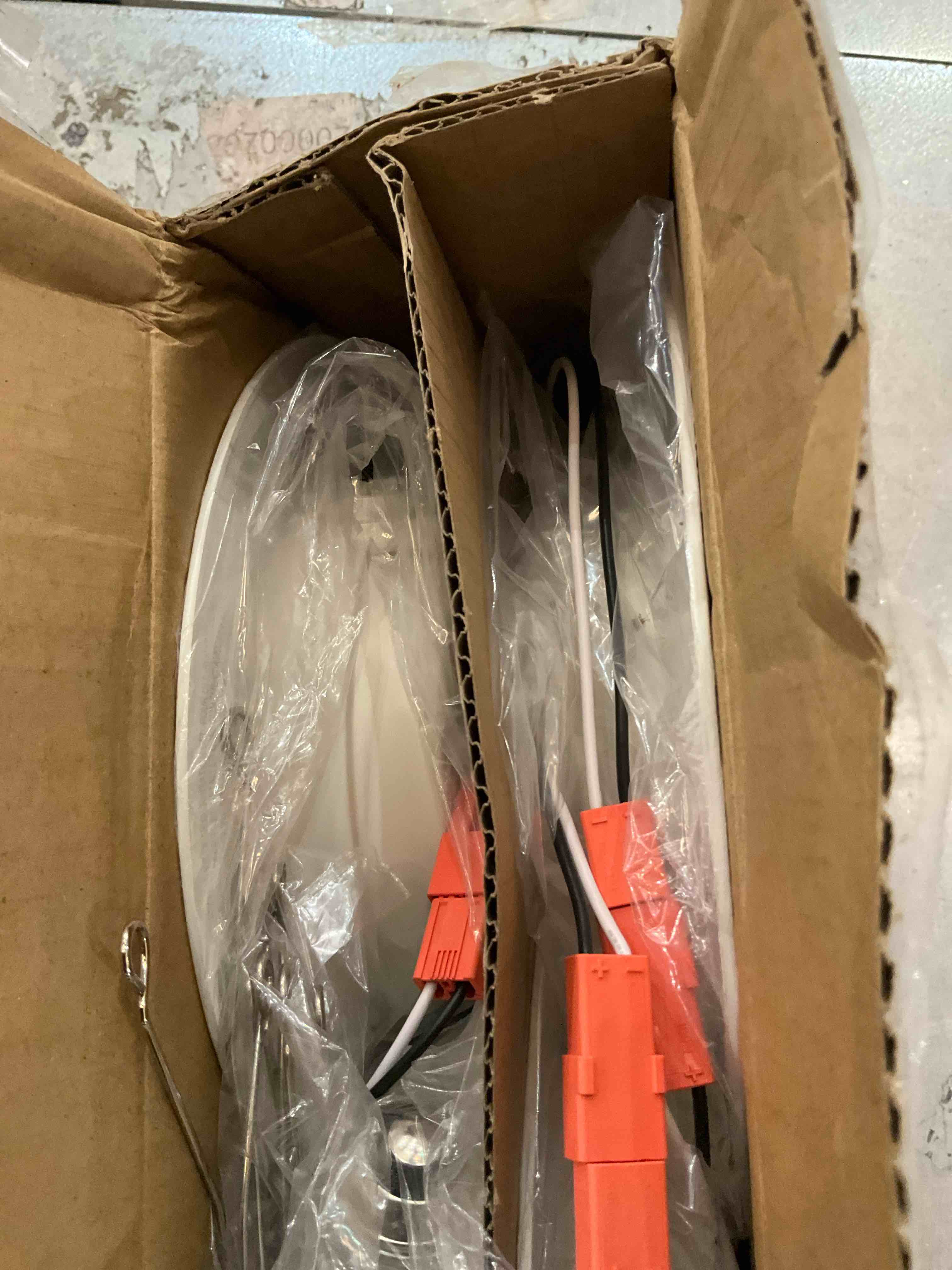 https://s3.amazonaws.com/lotting-images-prod/BargainHunt/EXS01540164_1715784010140.jpeg