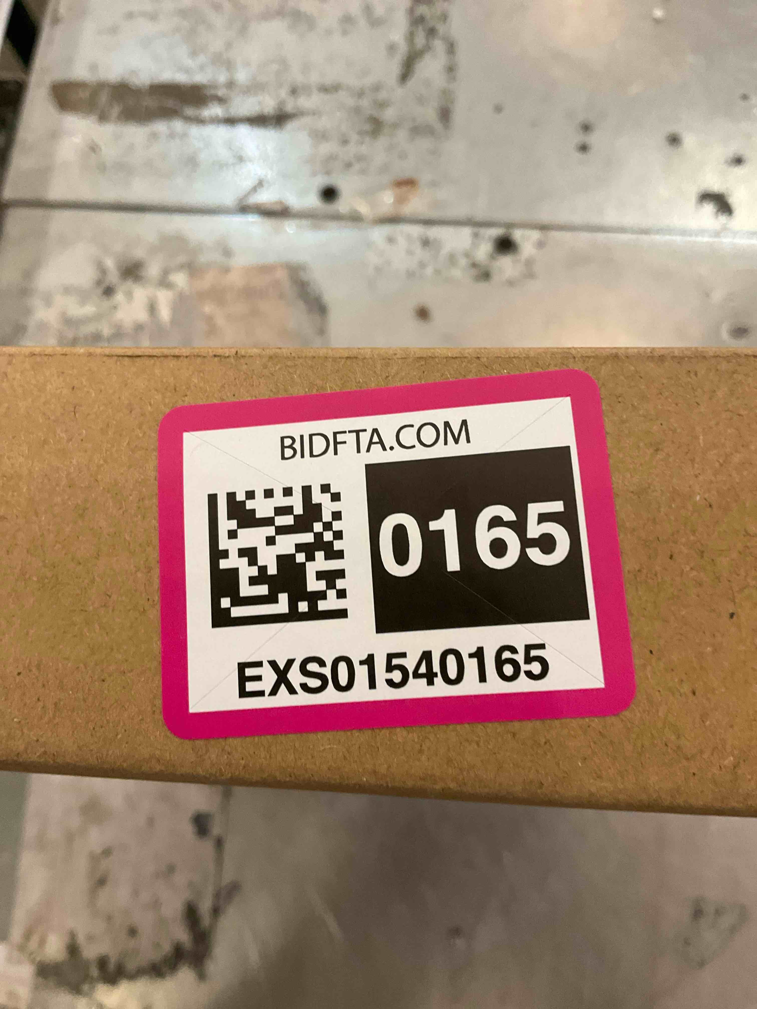 https://s3.amazonaws.com/lotting-images-prod/BargainHunt/EXS01540165_1715784107470.jpeg