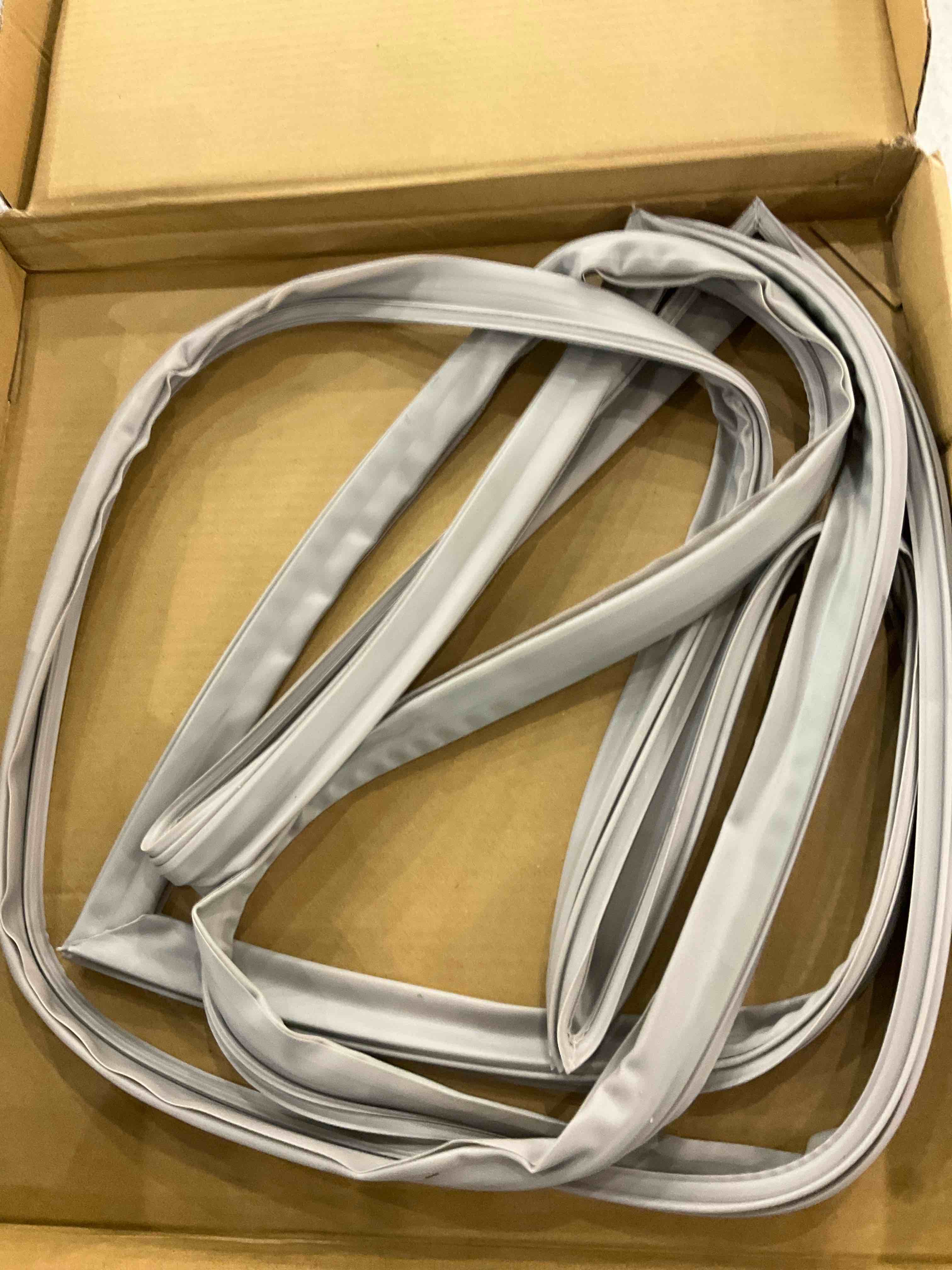 https://s3.amazonaws.com/lotting-images-prod/BargainHunt/EXS01540264_1715859161625.jpeg