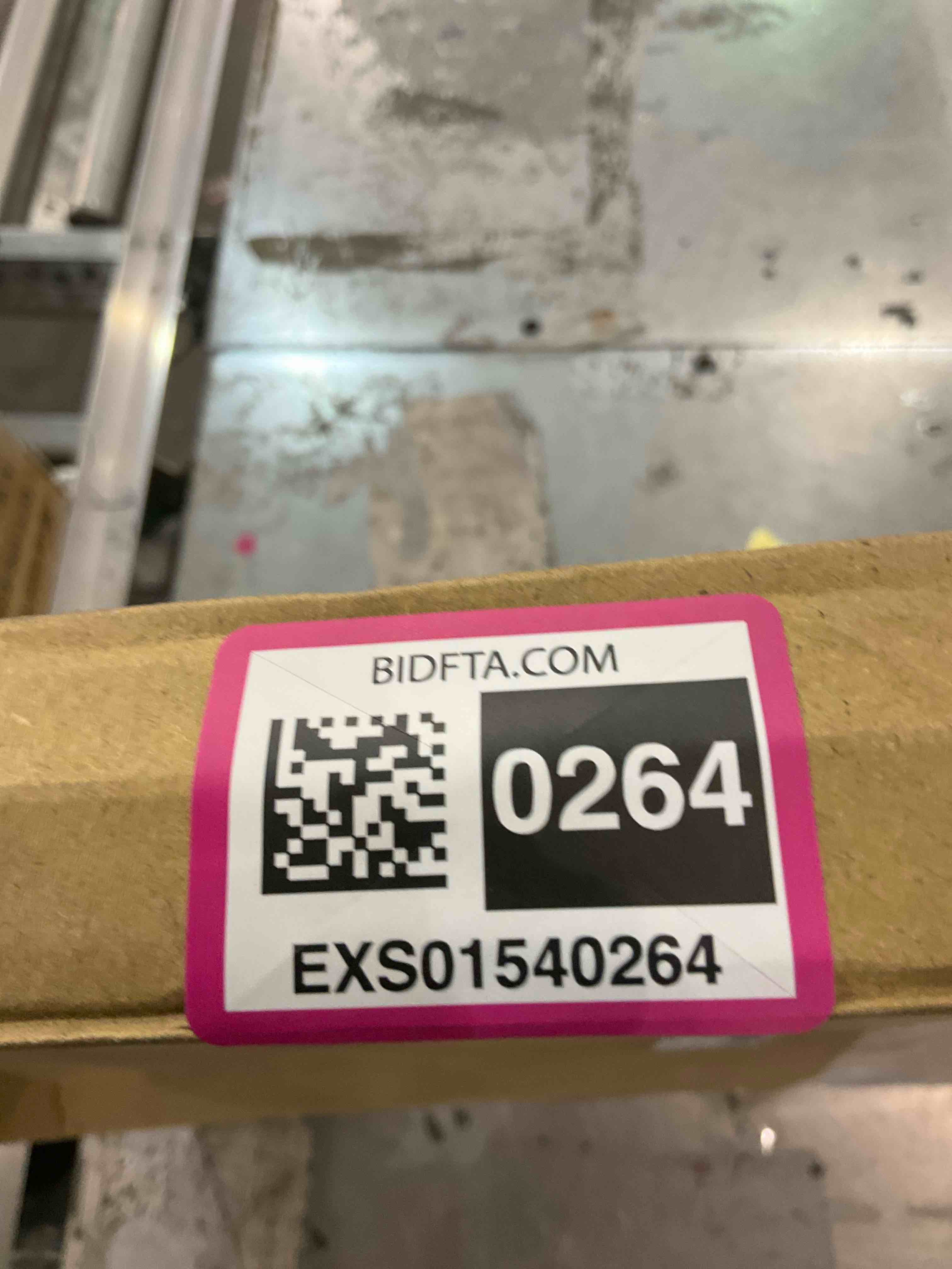 https://s3.amazonaws.com/lotting-images-prod/BargainHunt/EXS01540264_1715859191411.jpeg