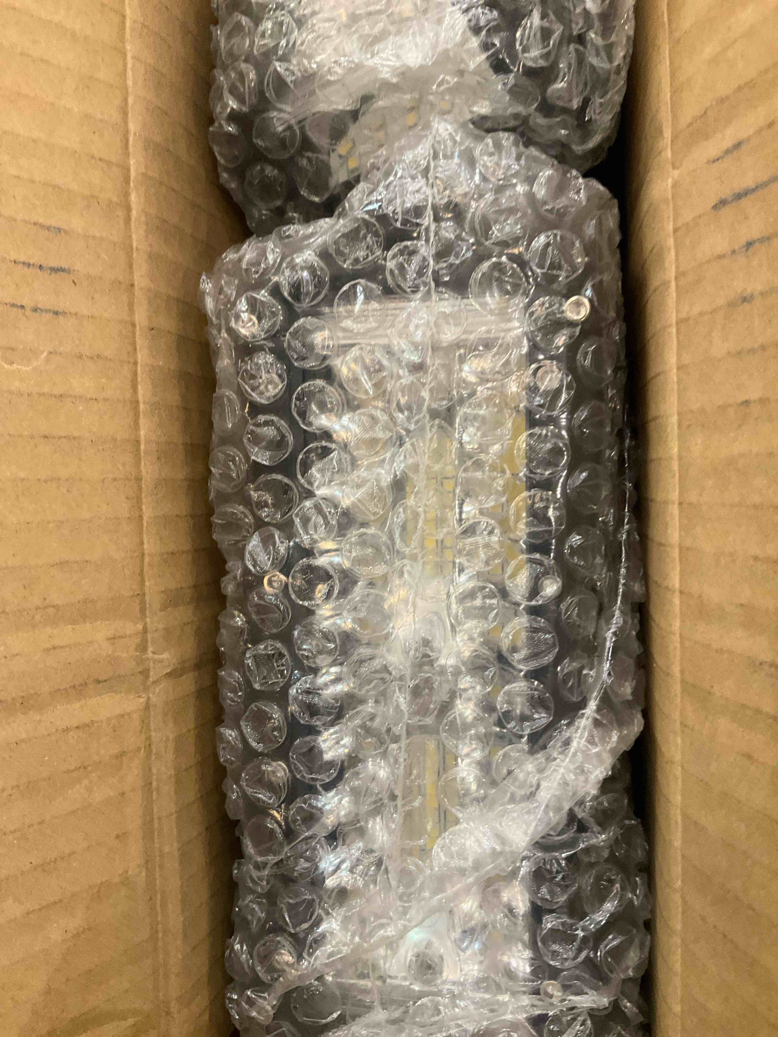 https://s3.amazonaws.com/lotting-images-prod/BargainHunt/EXS01540431_1715885489870.jpeg