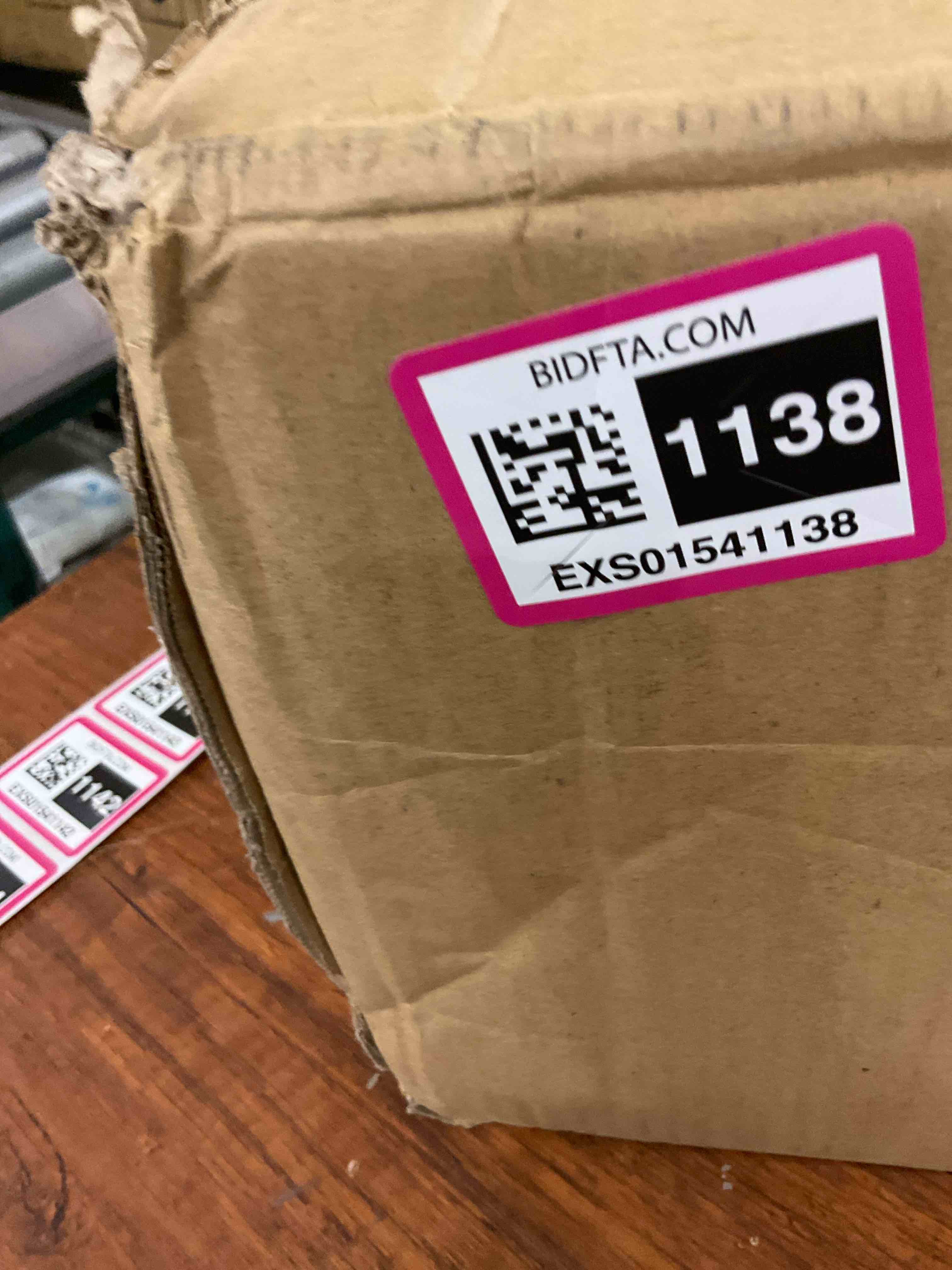 https://s3.amazonaws.com/lotting-images-prod/BargainHunt/EXS01541138_1715613042242.jpeg