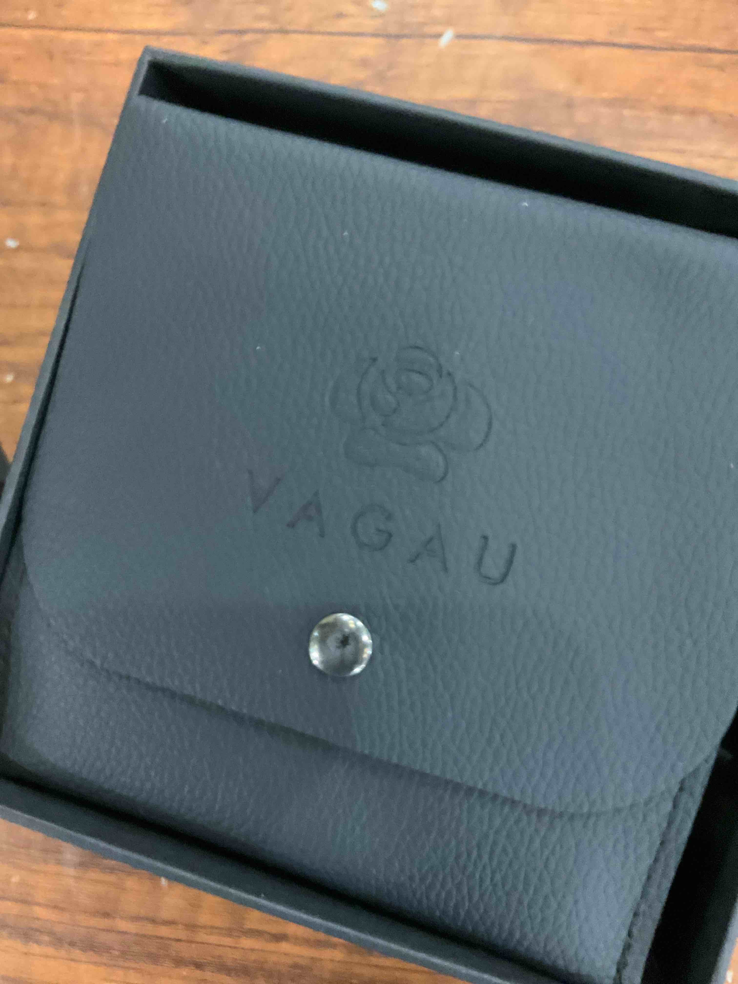 https://s3.amazonaws.com/lotting-images-prod/BargainHunt/EXS01541139_1715613159237.jpeg
