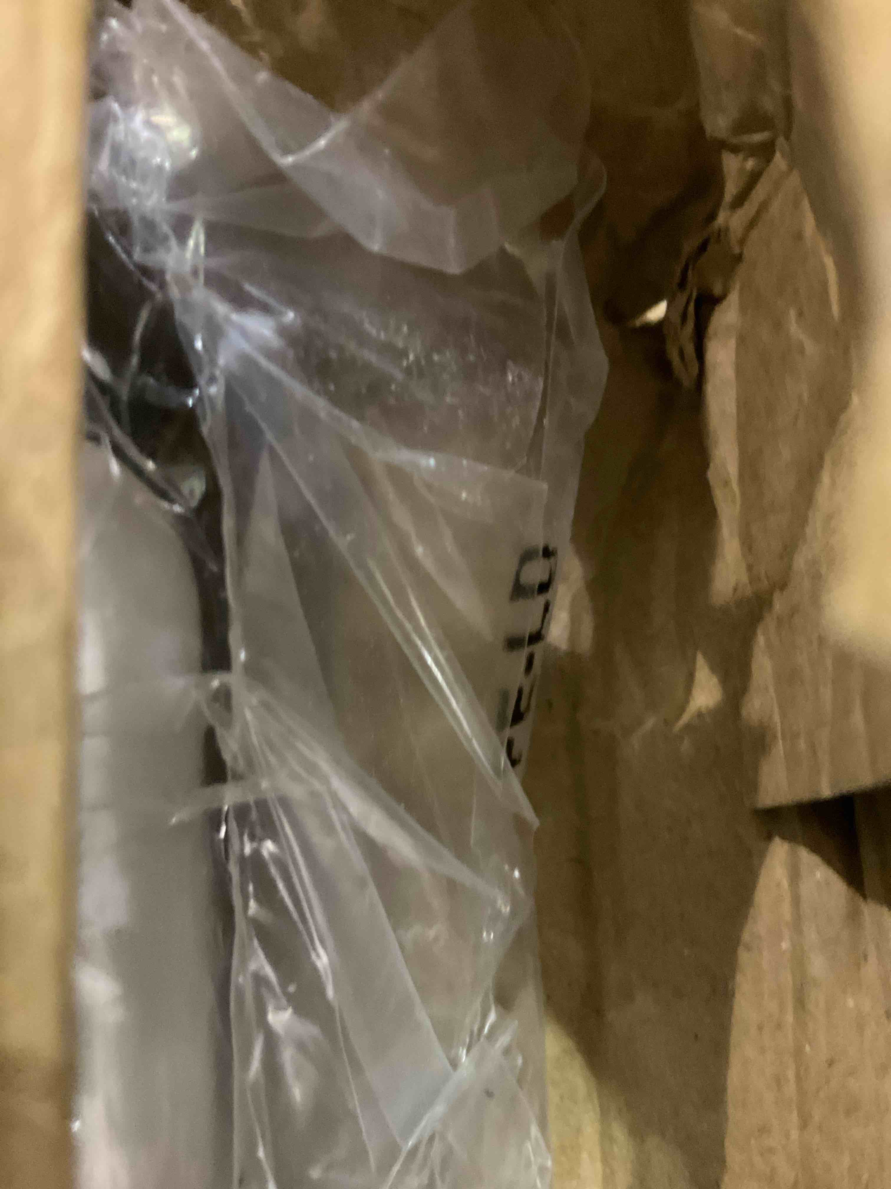 https://s3.amazonaws.com/lotting-images-prod/BargainHunt/EXS01541388_1715776372871.jpeg