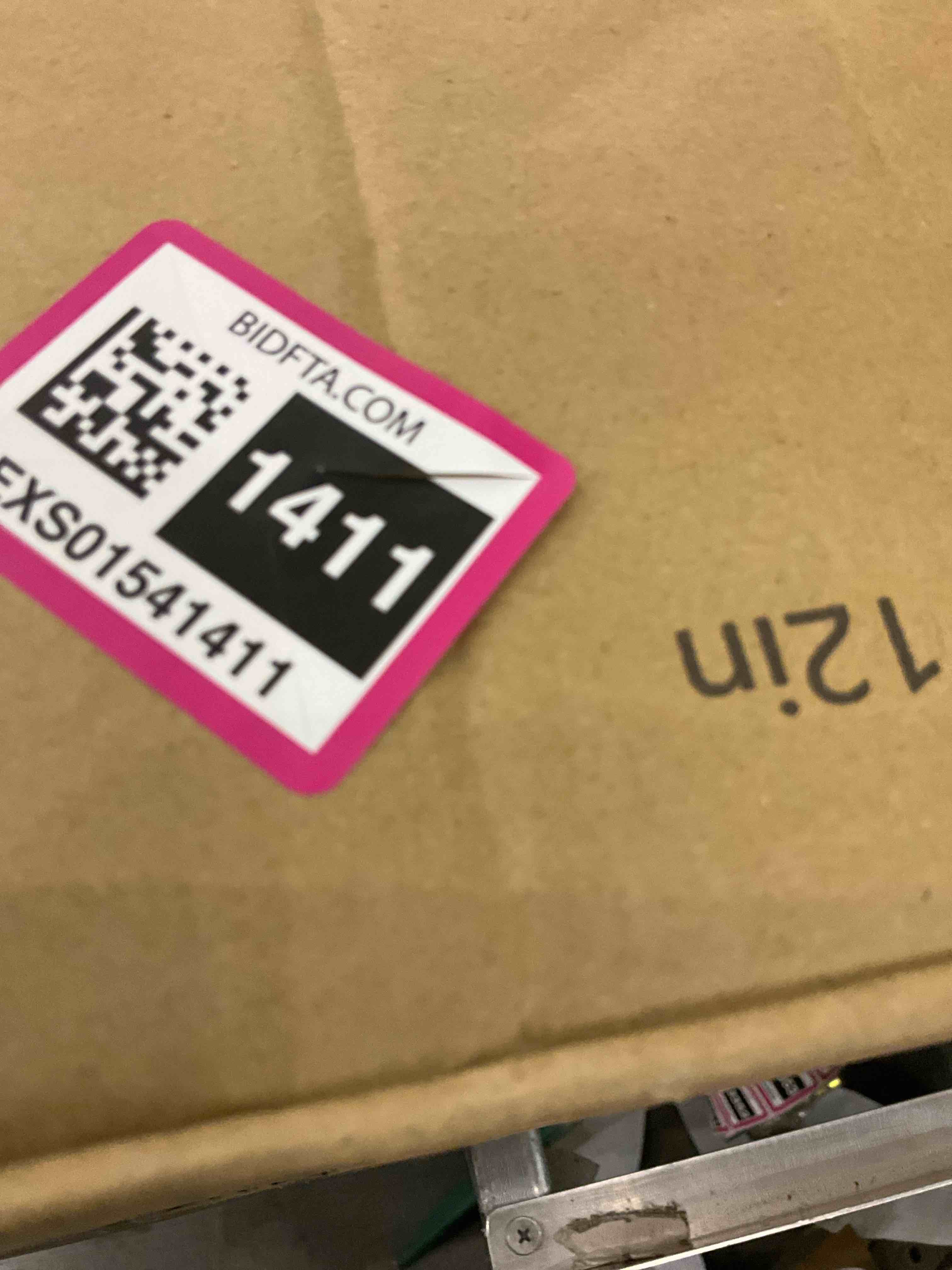 https://s3.amazonaws.com/lotting-images-prod/BargainHunt/EXS01541411_1715780925727.jpeg