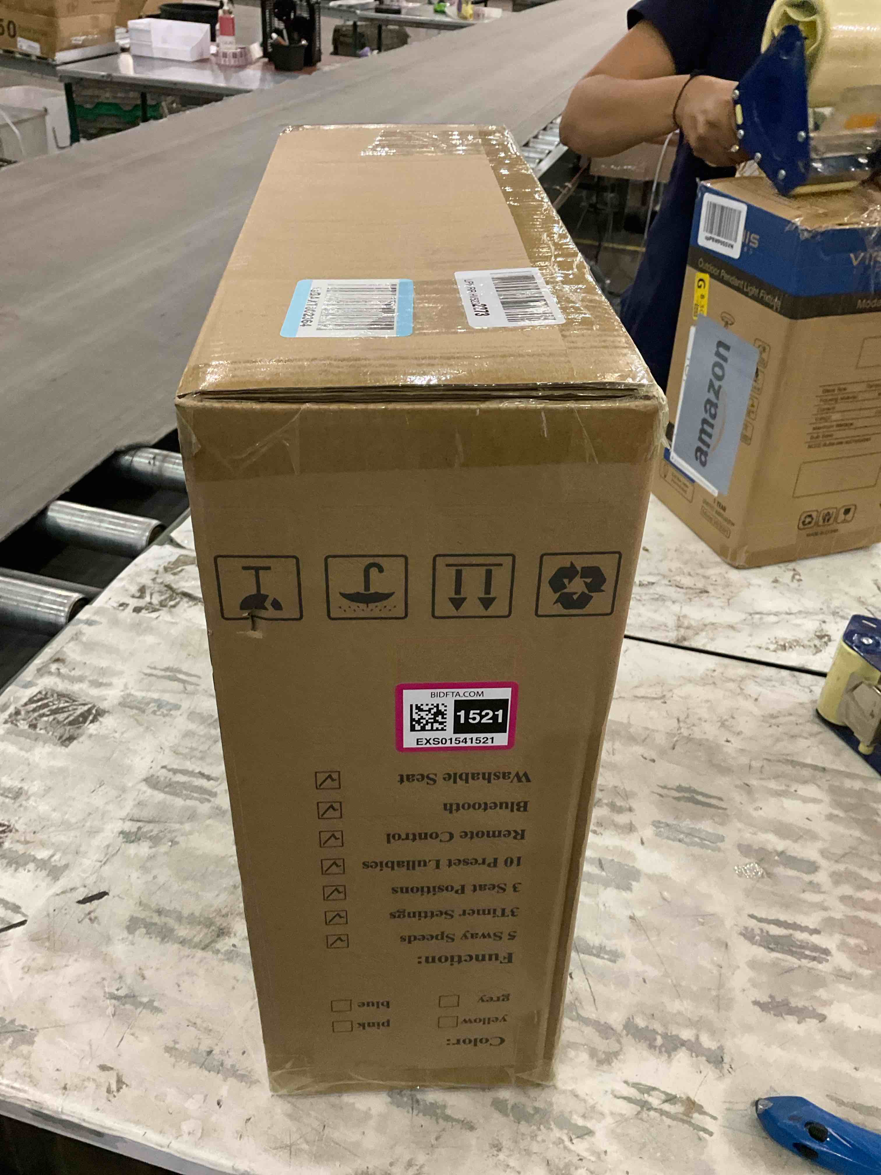 https://s3.amazonaws.com/lotting-images-prod/BargainHunt/EXS01541521_1715624502196.jpeg