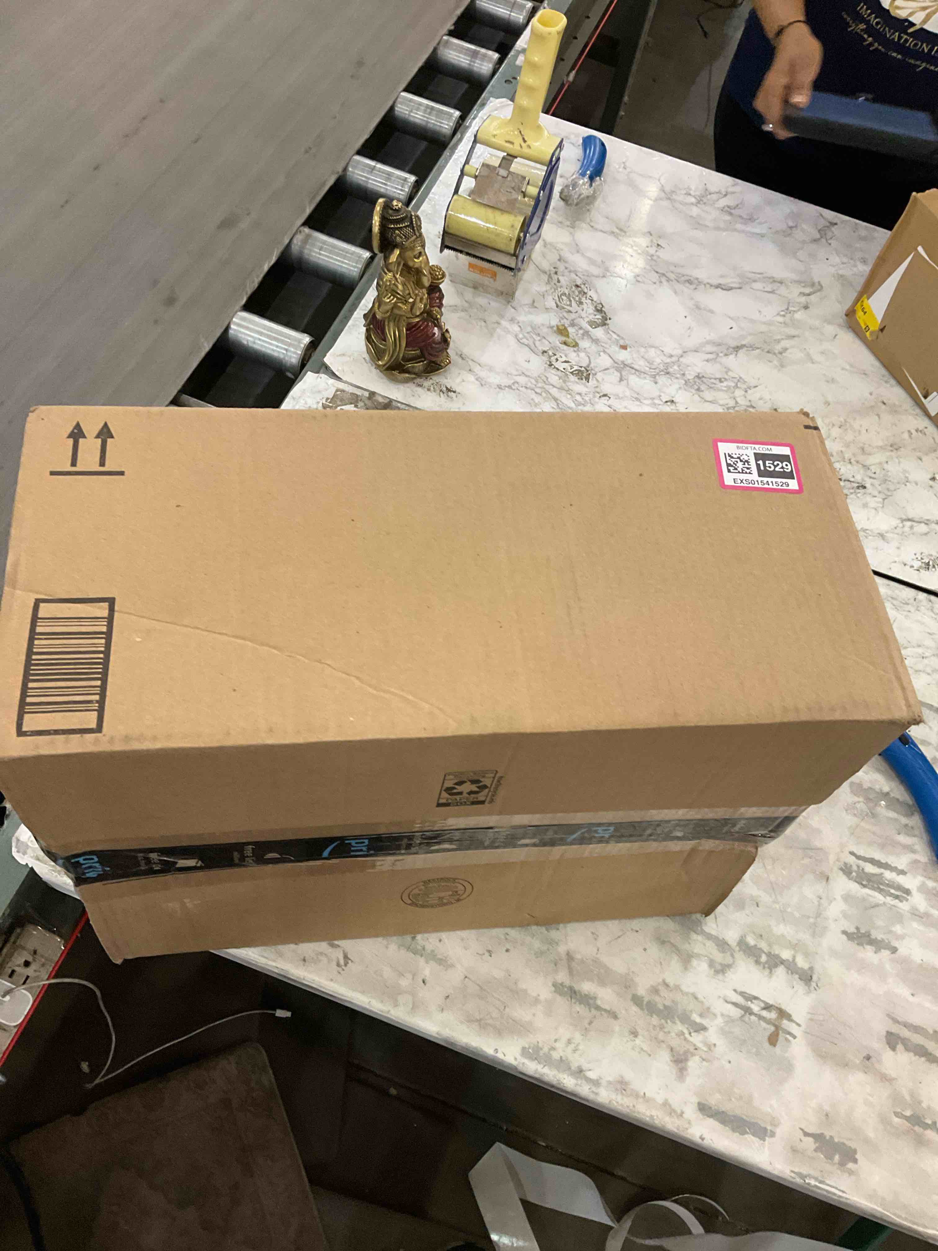 https://s3.amazonaws.com/lotting-images-prod/BargainHunt/EXS01541529_1715625303964.jpeg