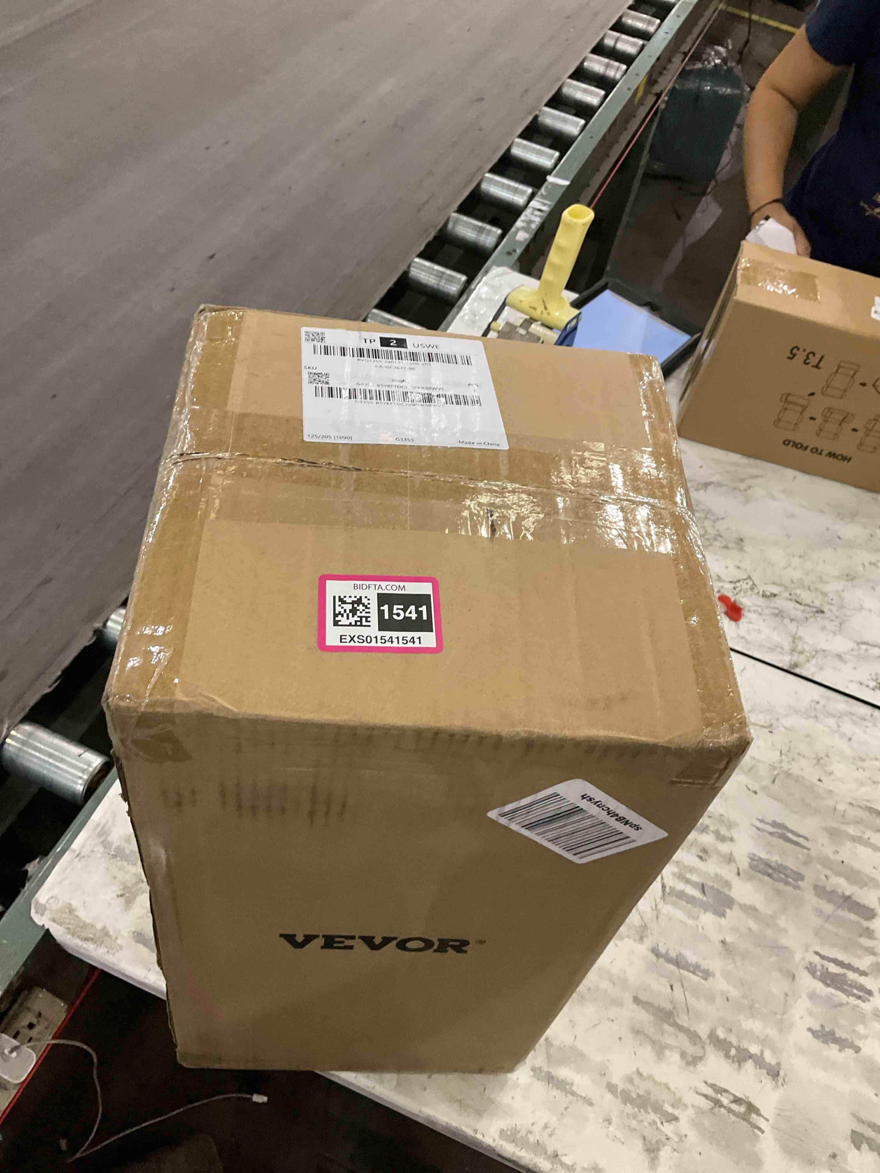 https://s3.amazonaws.com/lotting-images-prod/BargainHunt/EXS01541541_1715626429959.jpeg