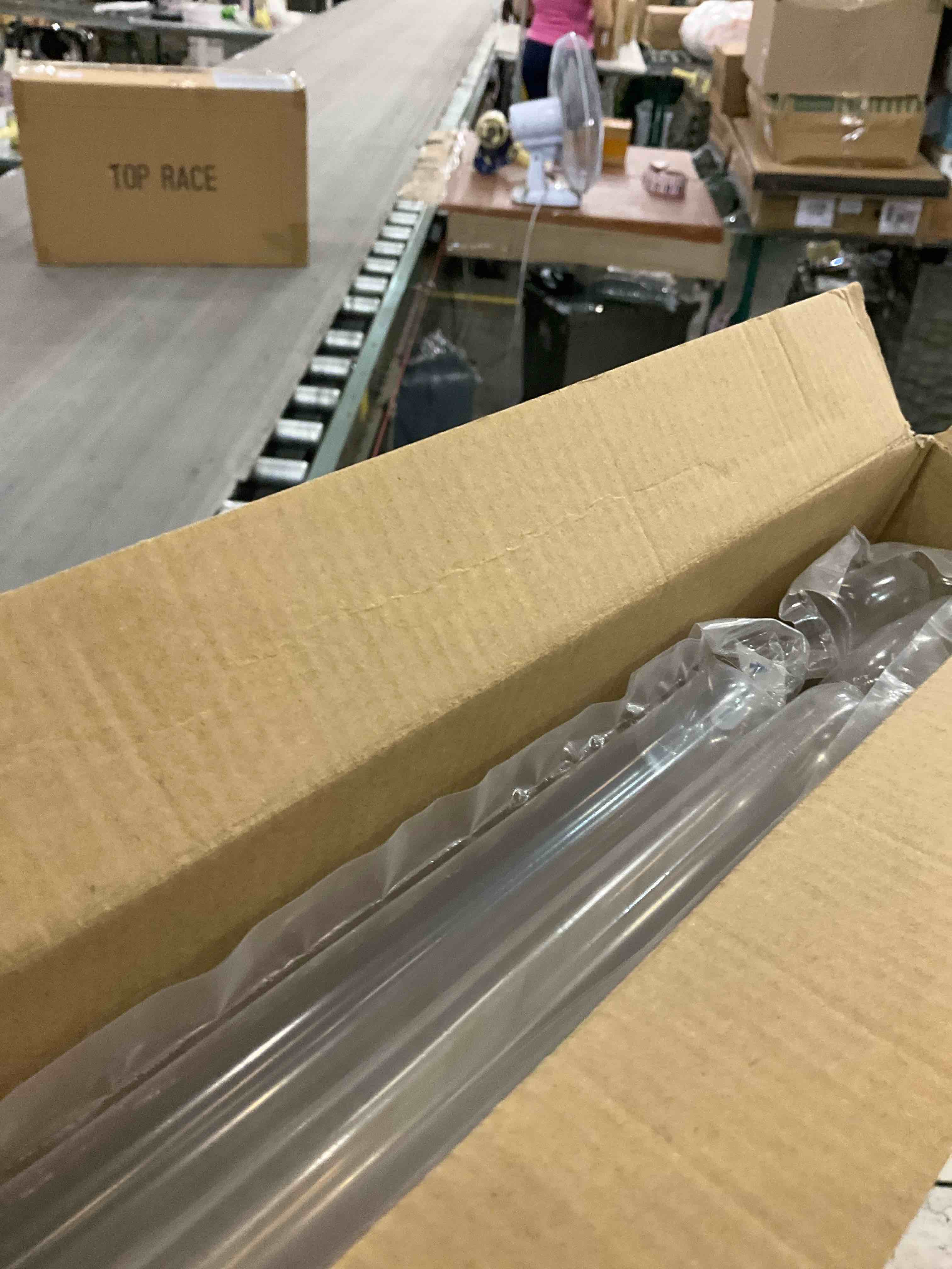 https://s3.amazonaws.com/lotting-images-prod/BargainHunt/EXS01541724_1715708896554.jpeg