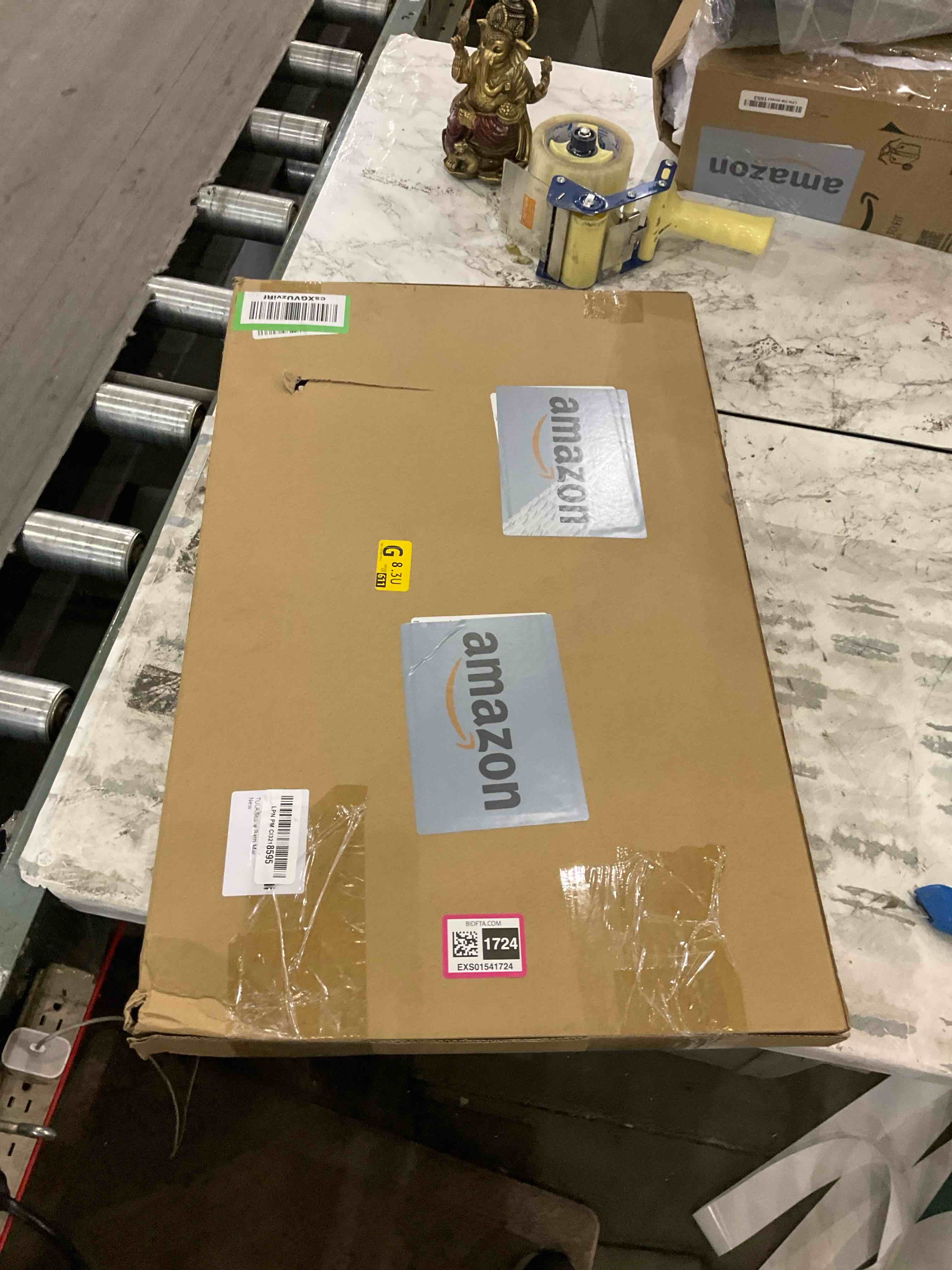https://s3.amazonaws.com/lotting-images-prod/BargainHunt/EXS01541724_1715708930295.jpeg