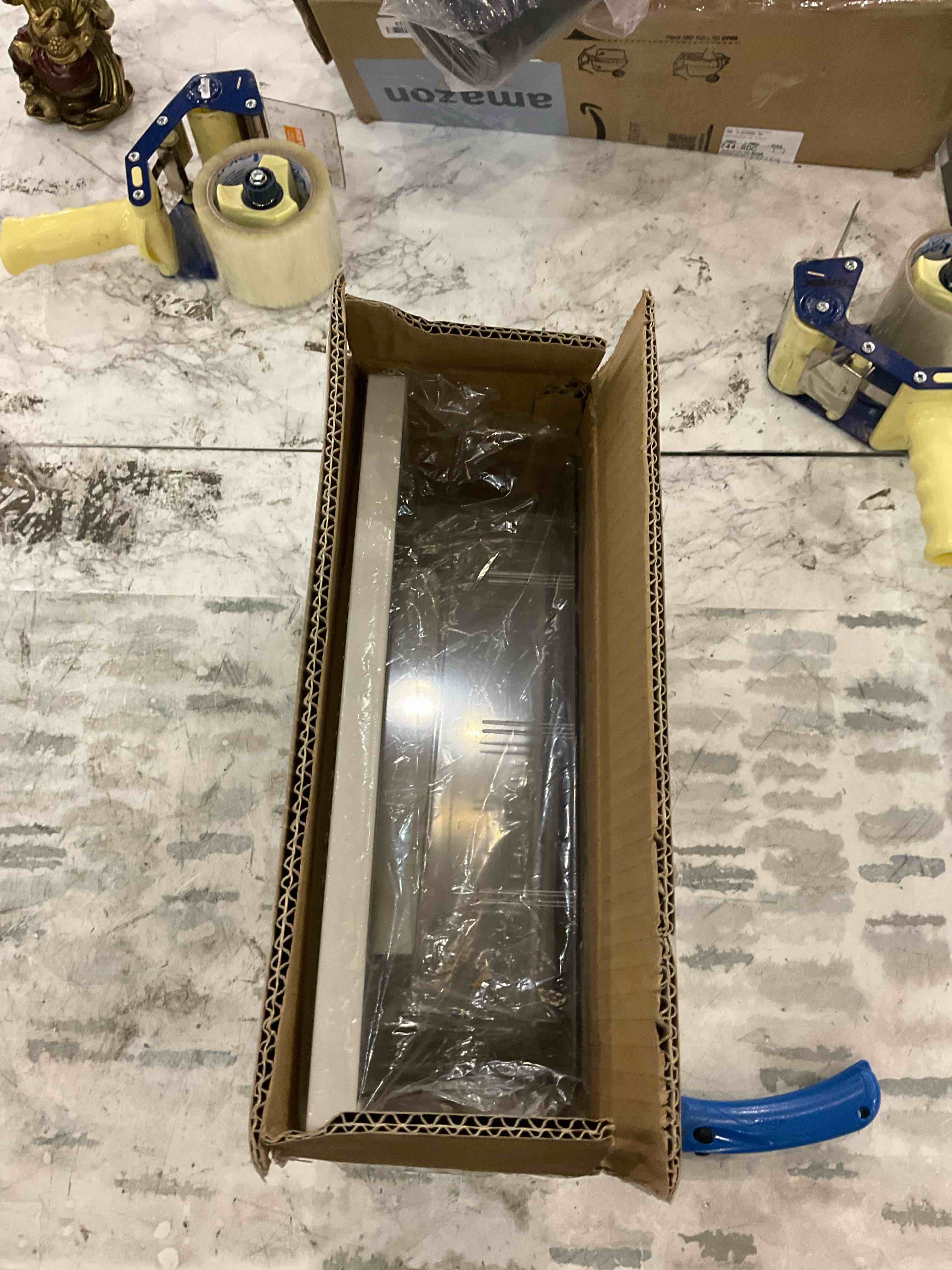 https://s3.amazonaws.com/lotting-images-prod/BargainHunt/EXS01541778_1715775575406.jpeg