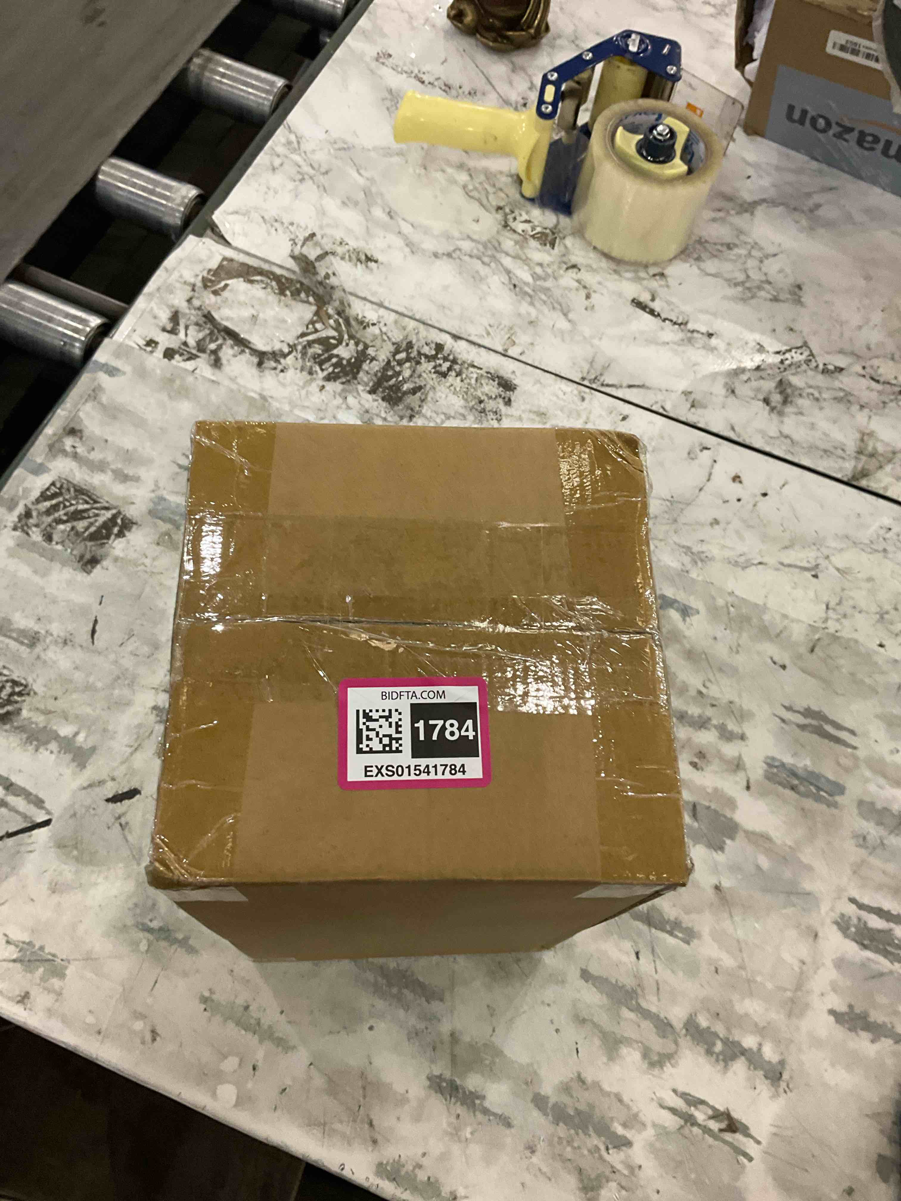https://s3.amazonaws.com/lotting-images-prod/BargainHunt/EXS01541784_1715776060084.jpeg