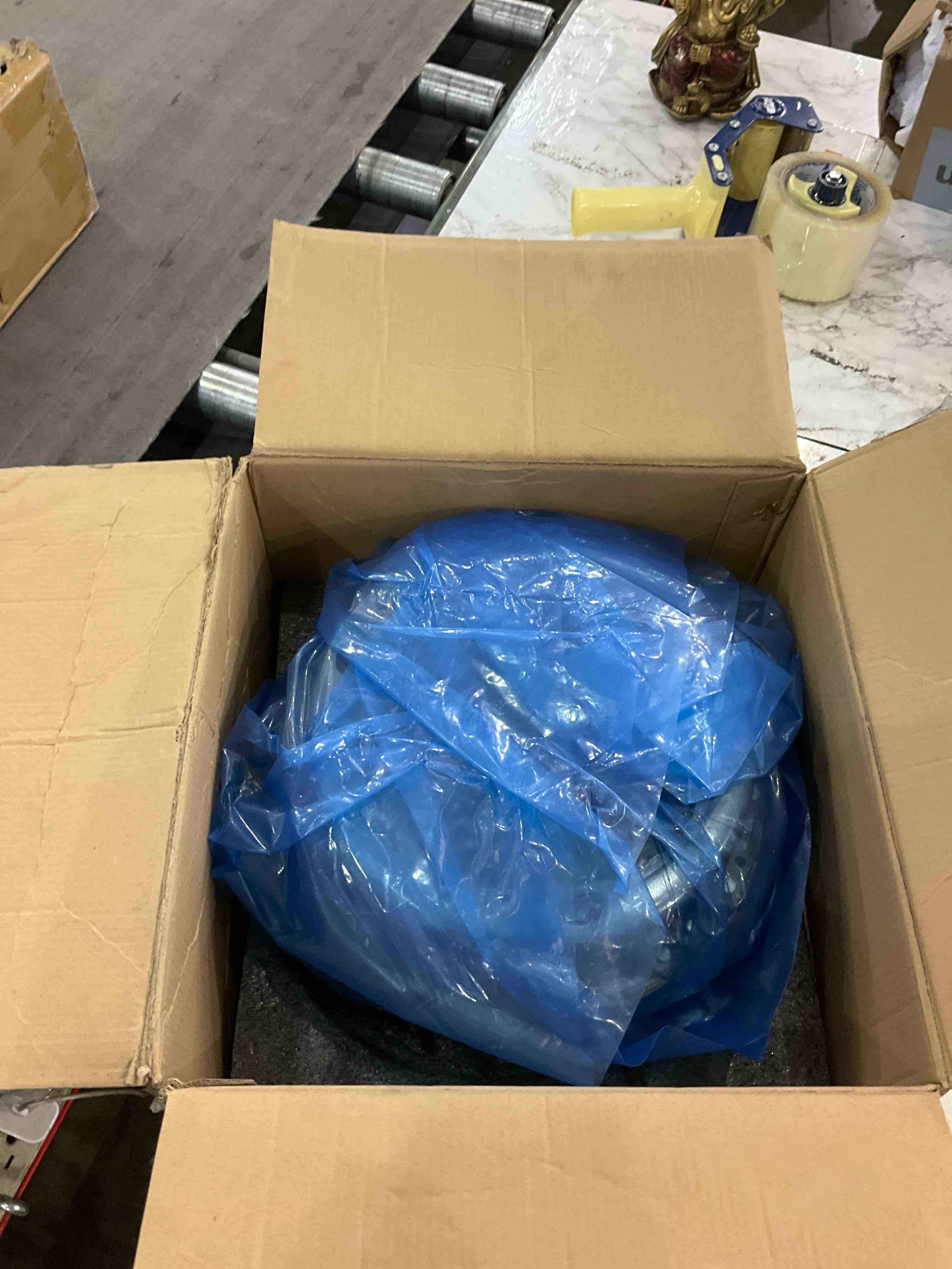 https://s3.amazonaws.com/lotting-images-prod/BargainHunt/EXS01541796_1715780190541.jpeg