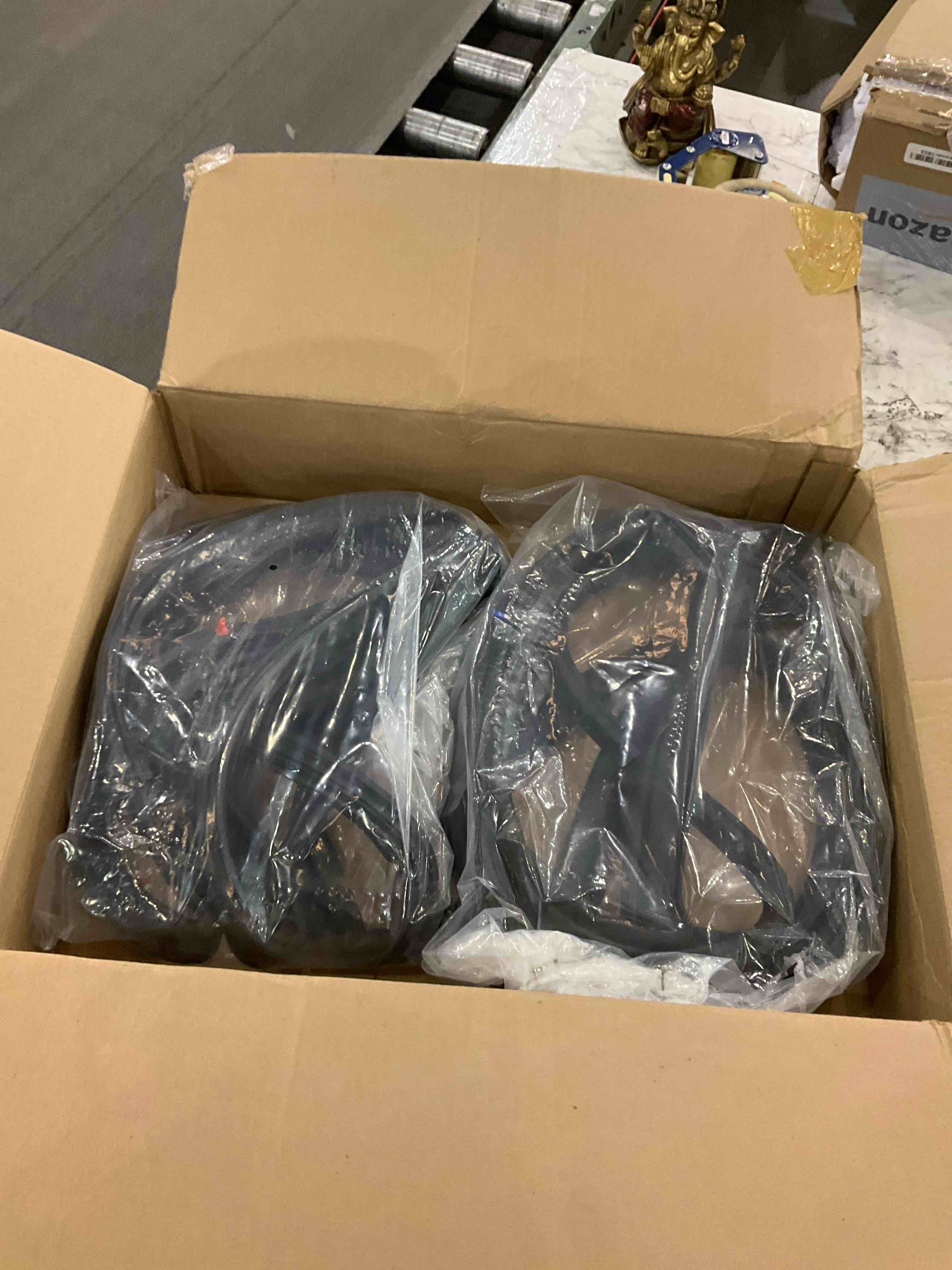https://s3.amazonaws.com/lotting-images-prod/BargainHunt/EXS01541807_1715781759294.jpeg