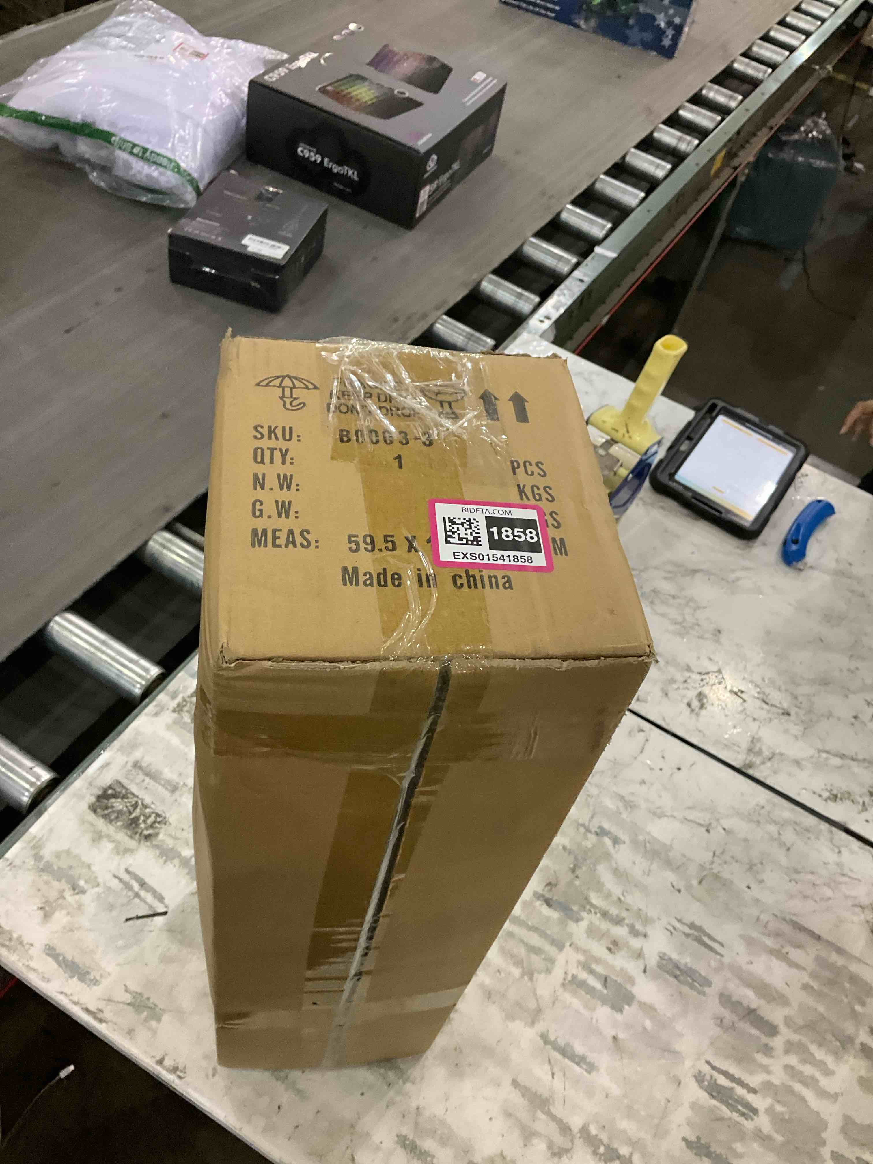 https://s3.amazonaws.com/lotting-images-prod/BargainHunt/EXS01541858_1715793861506.jpeg