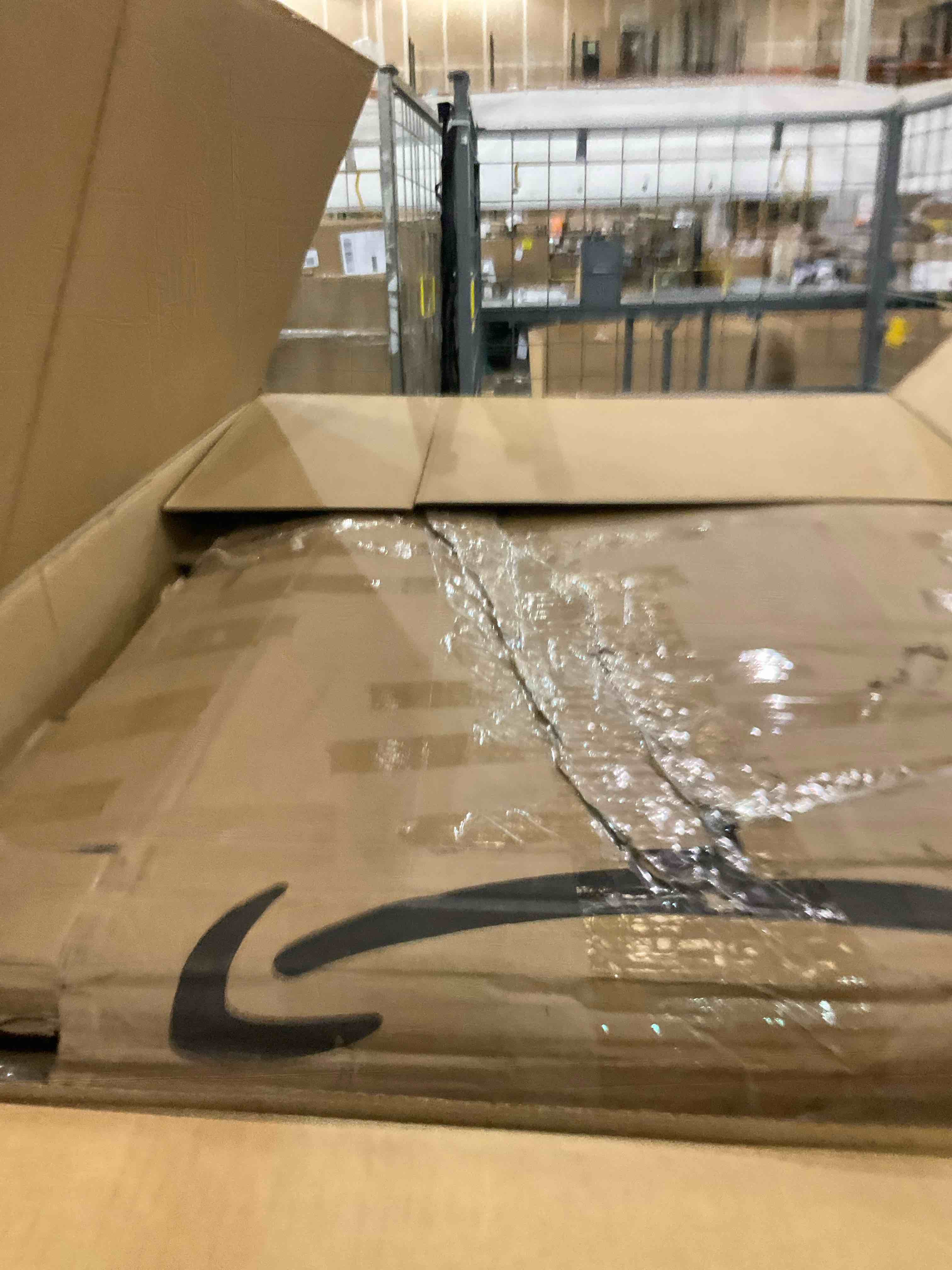 https://s3.amazonaws.com/lotting-images-prod/BargainHunt/EXS01541874_1715798295850.jpeg