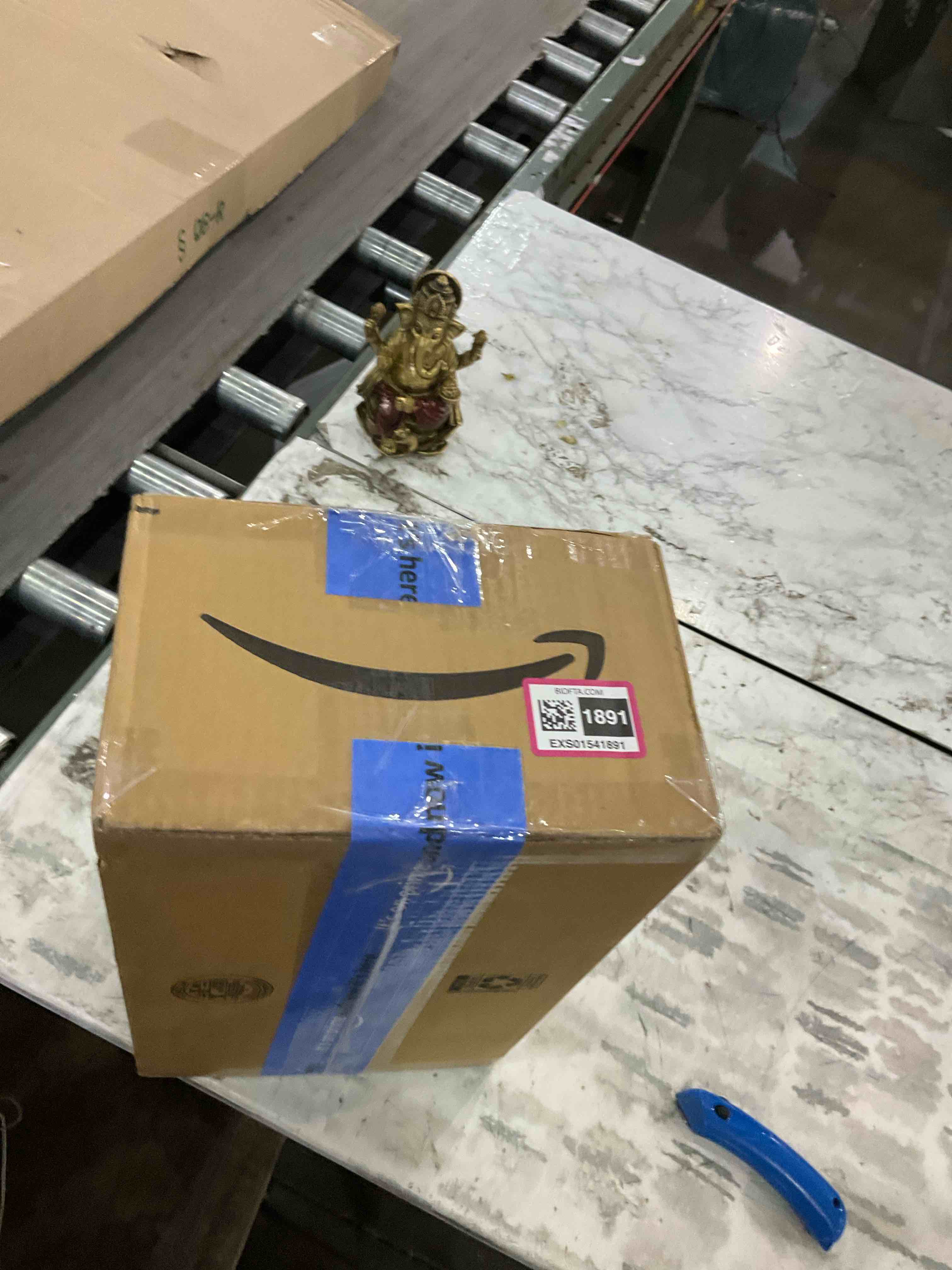 https://s3.amazonaws.com/lotting-images-prod/BargainHunt/EXS01541891_1715859908744.jpeg