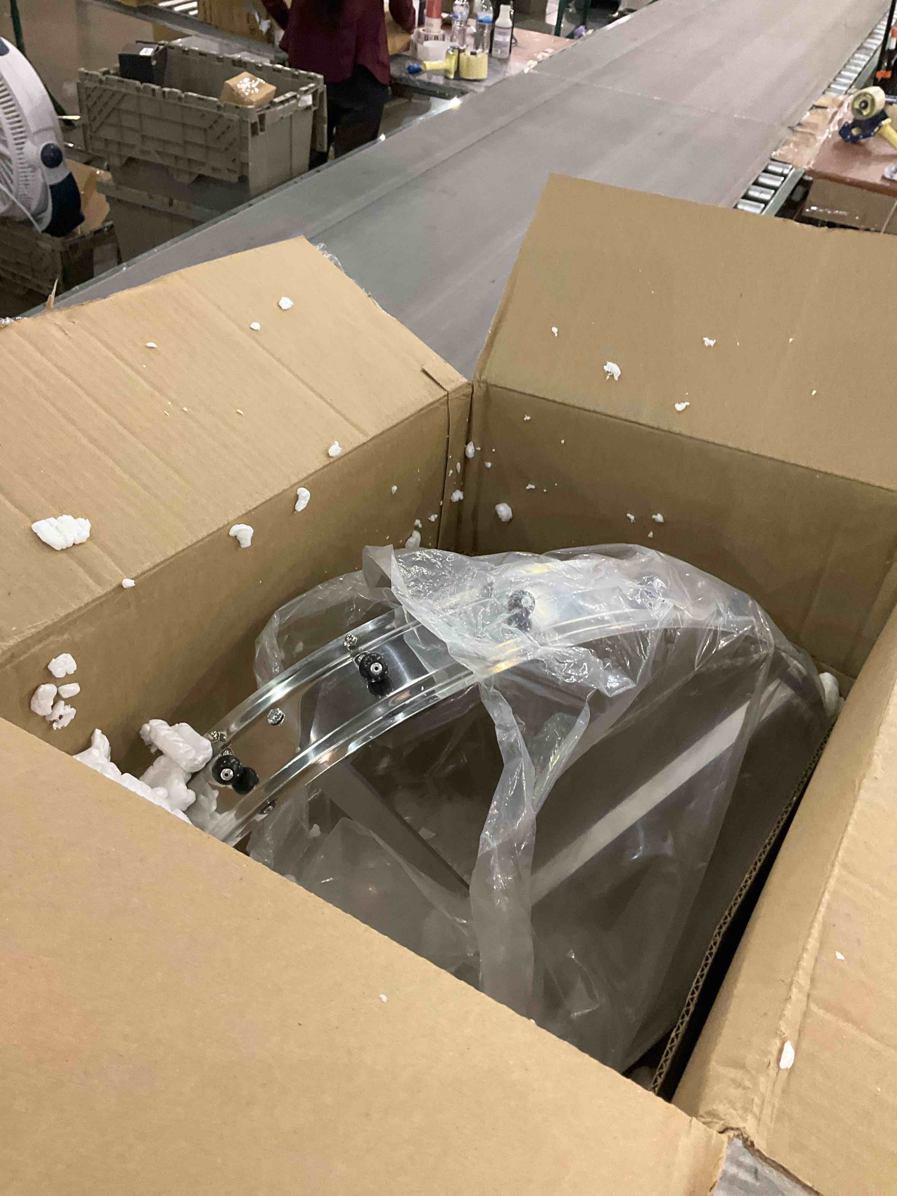 https://s3.amazonaws.com/lotting-images-prod/BargainHunt/EXS01541908_1715945732223.jpeg
