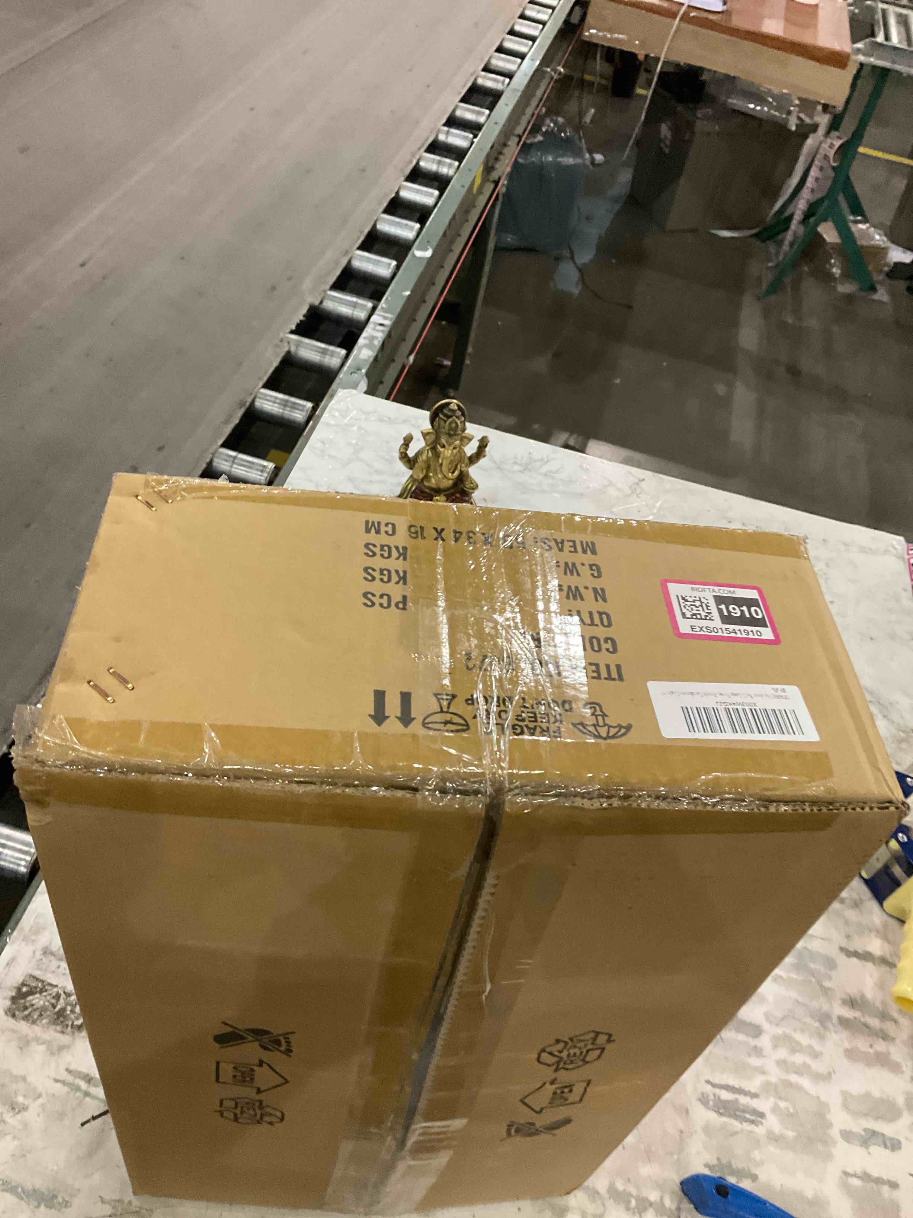 https://s3.amazonaws.com/lotting-images-prod/BargainHunt/EXS01541910_1715945939042.jpeg