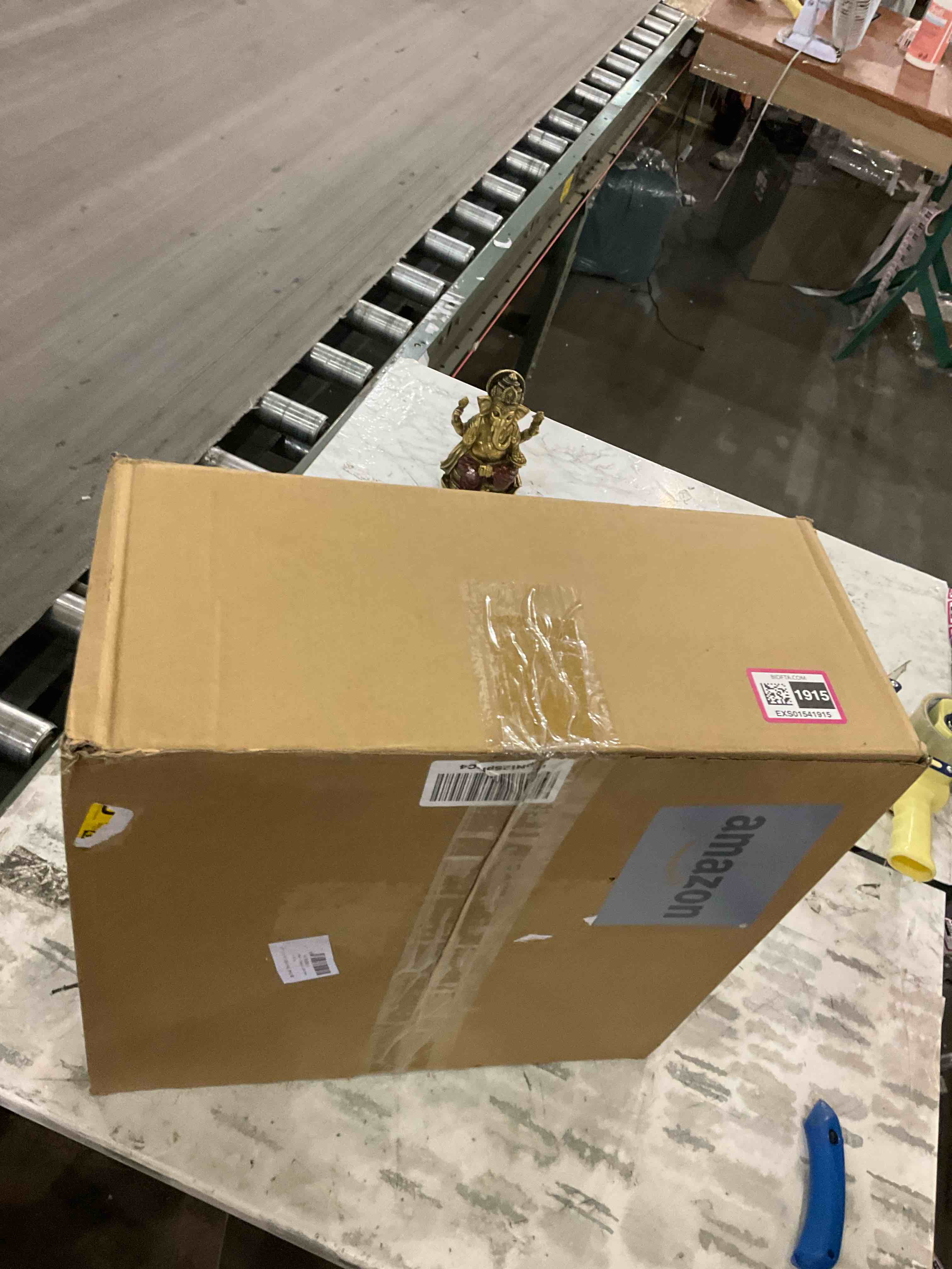 https://s3.amazonaws.com/lotting-images-prod/BargainHunt/EXS01541915_1715946337696.jpeg