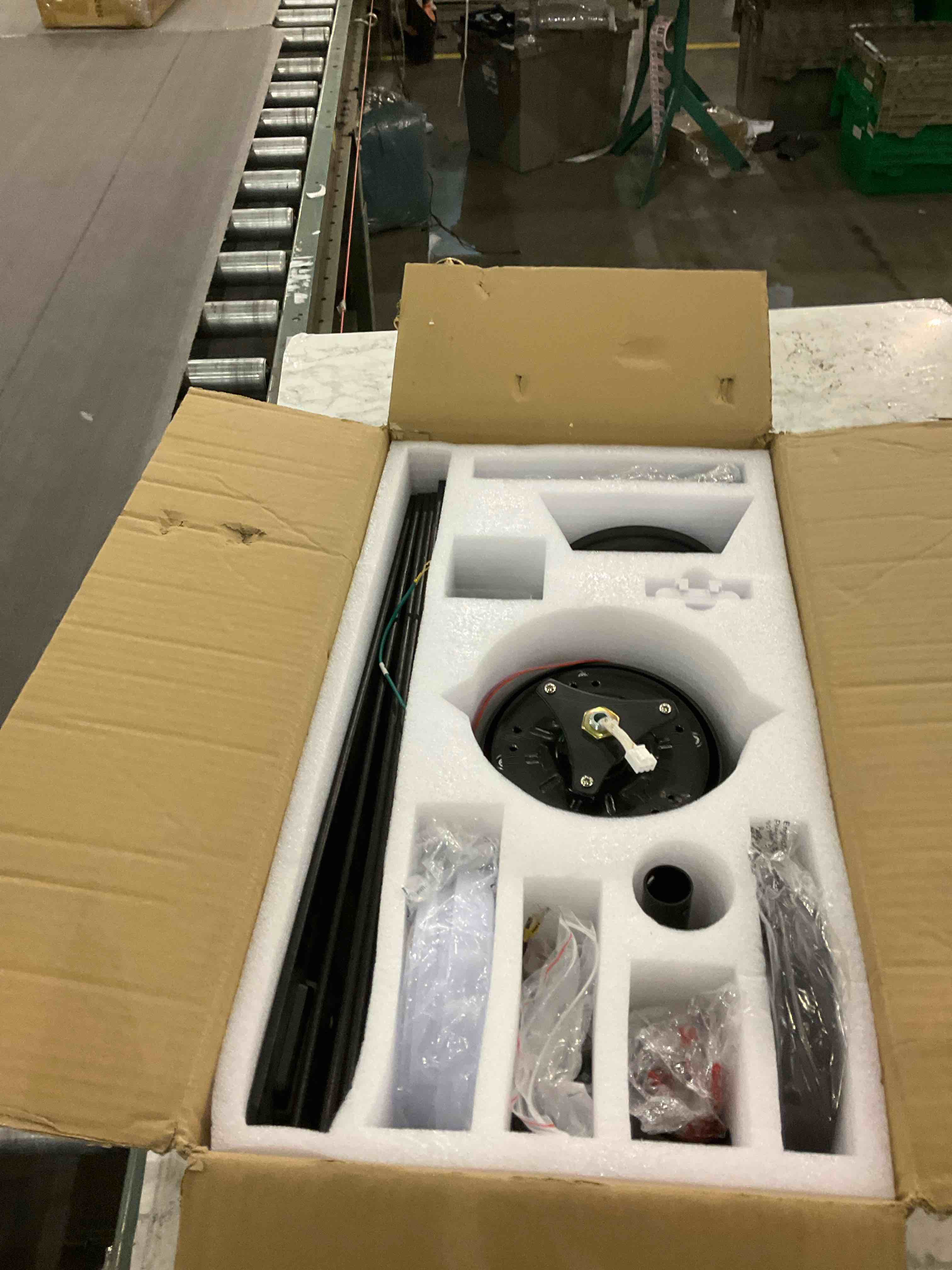 https://s3.amazonaws.com/lotting-images-prod/BargainHunt/EXS01541964_1715955116567.jpeg
