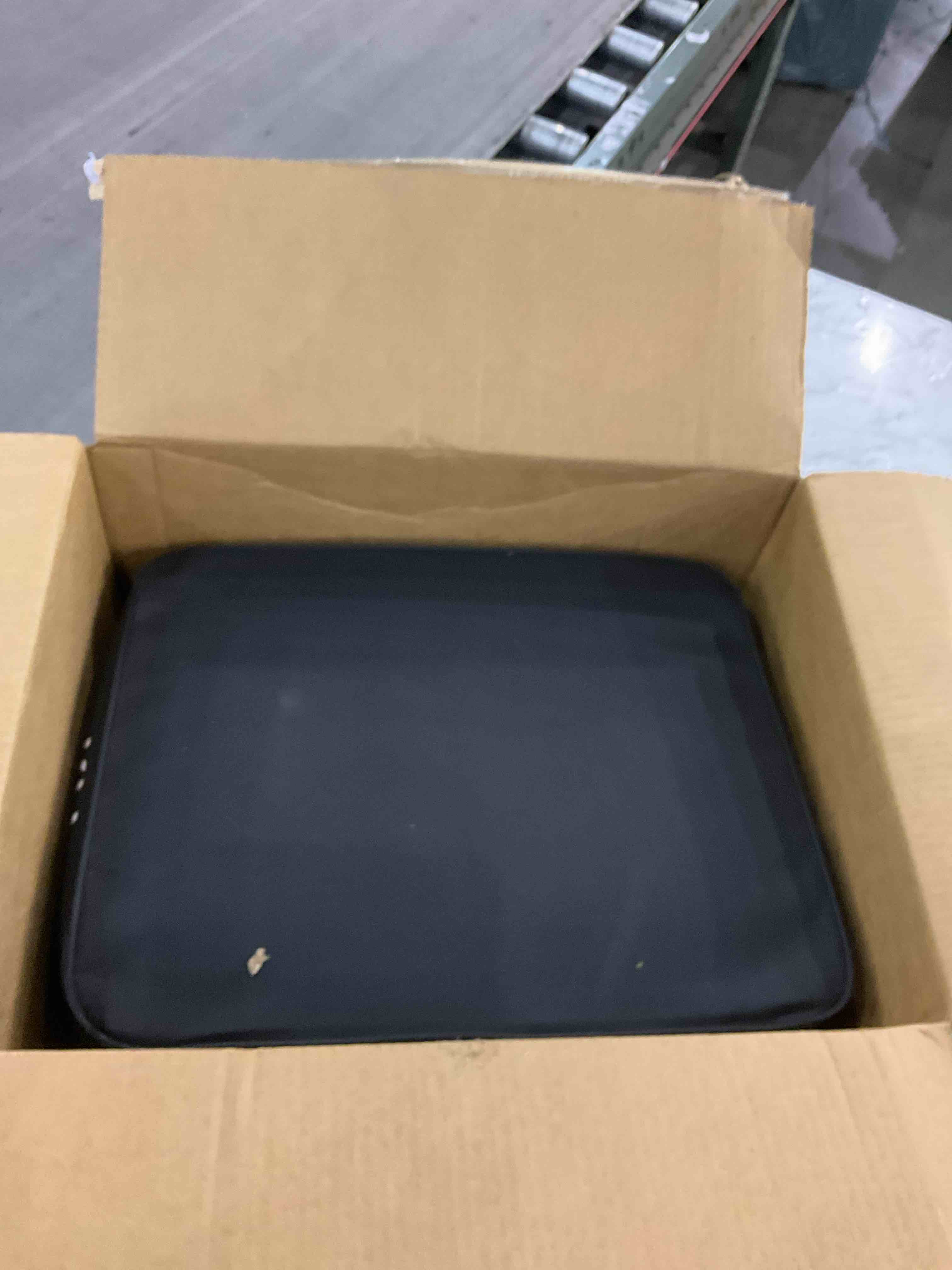 https://s3.amazonaws.com/lotting-images-prod/BargainHunt/EXS01541965_1715955182585.jpeg