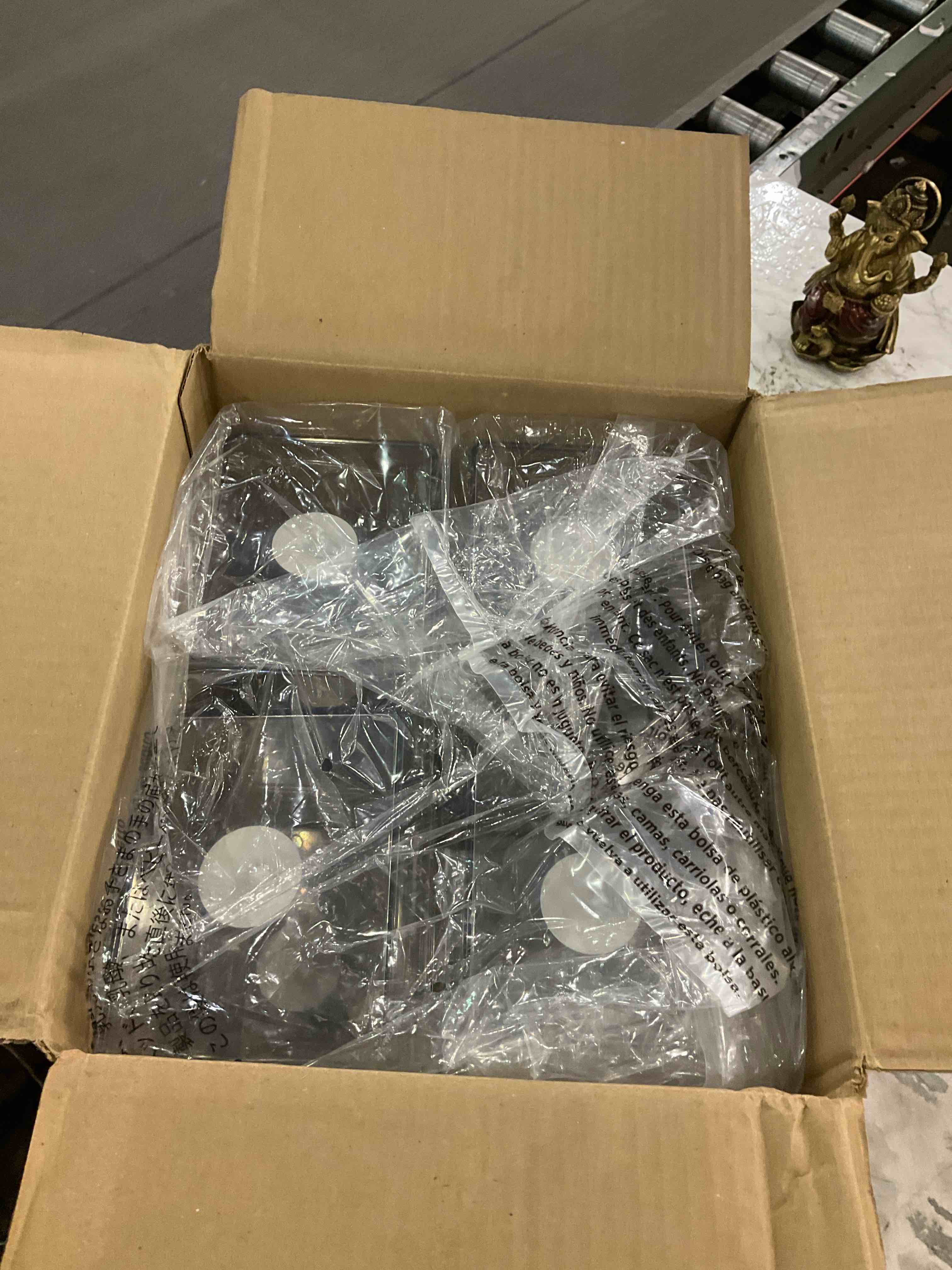 https://s3.amazonaws.com/lotting-images-prod/BargainHunt/EXS01541967_1715955330222.jpeg