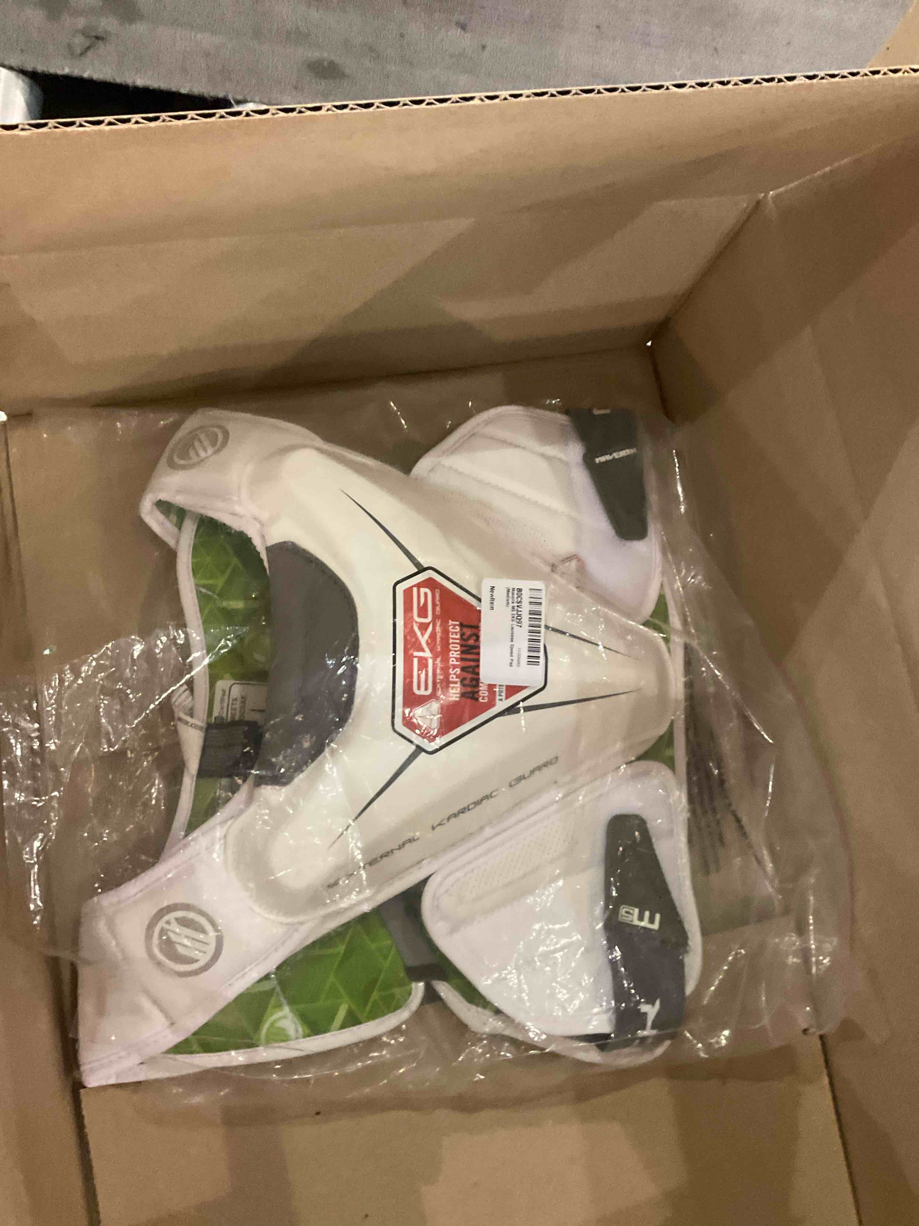 https://s3.amazonaws.com/lotting-images-prod/BargainHunt/EXS01541973_1715955883040.jpeg