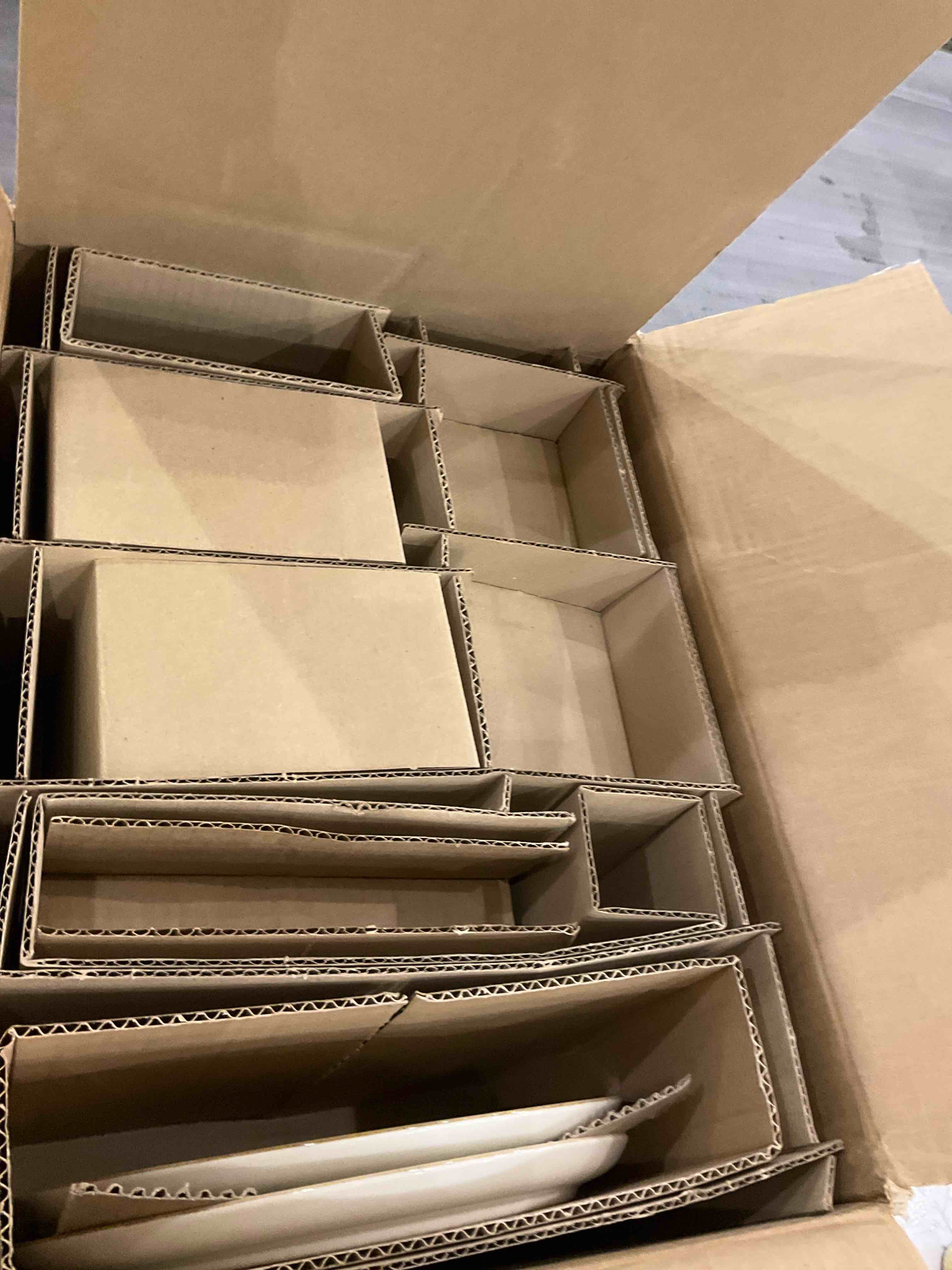 https://s3.amazonaws.com/lotting-images-prod/BargainHunt/EXS01541990_1715958468103.jpeg