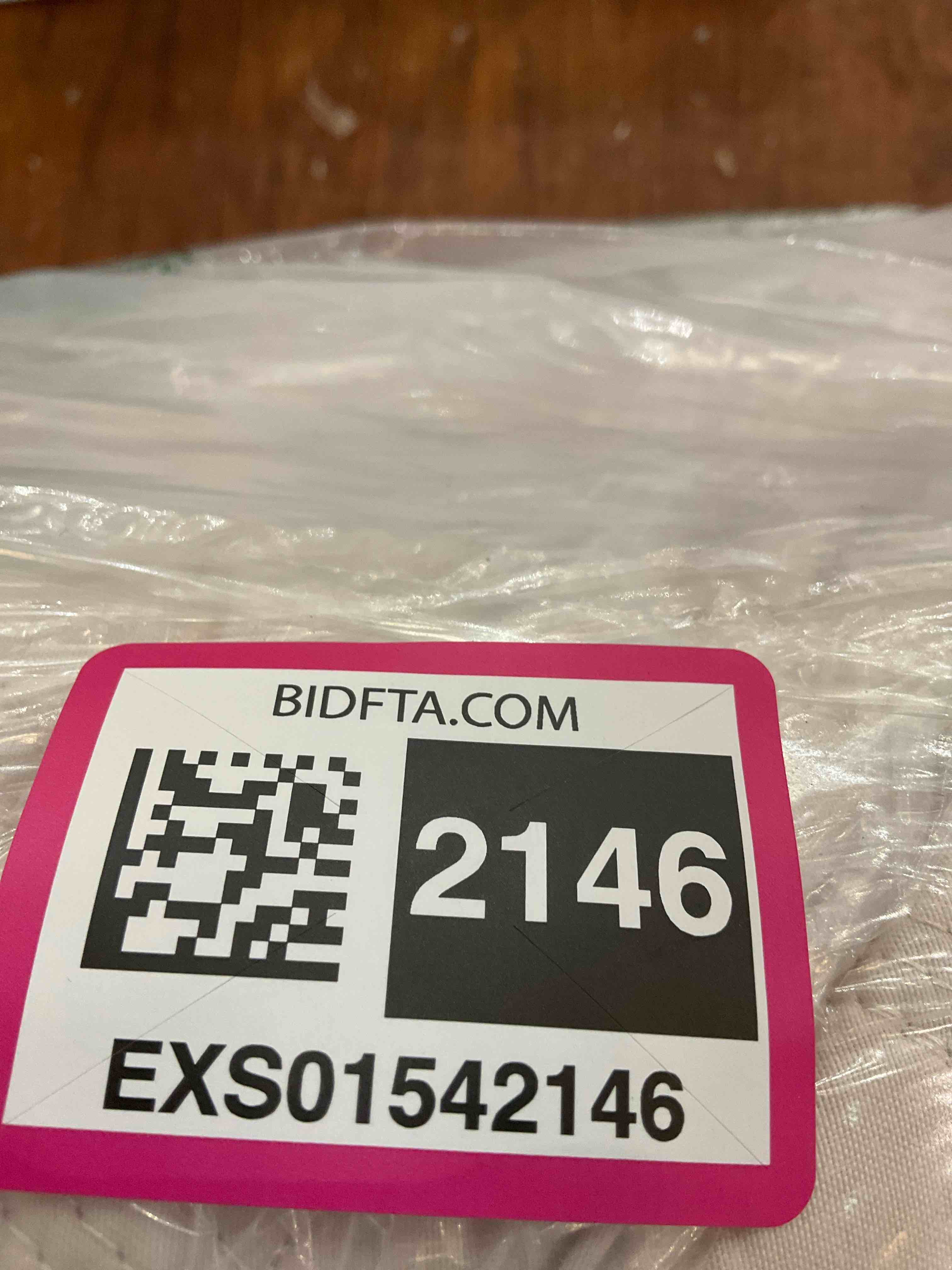 https://s3.amazonaws.com/lotting-images-prod/BargainHunt/EXS01542146_1715195412021.jpeg