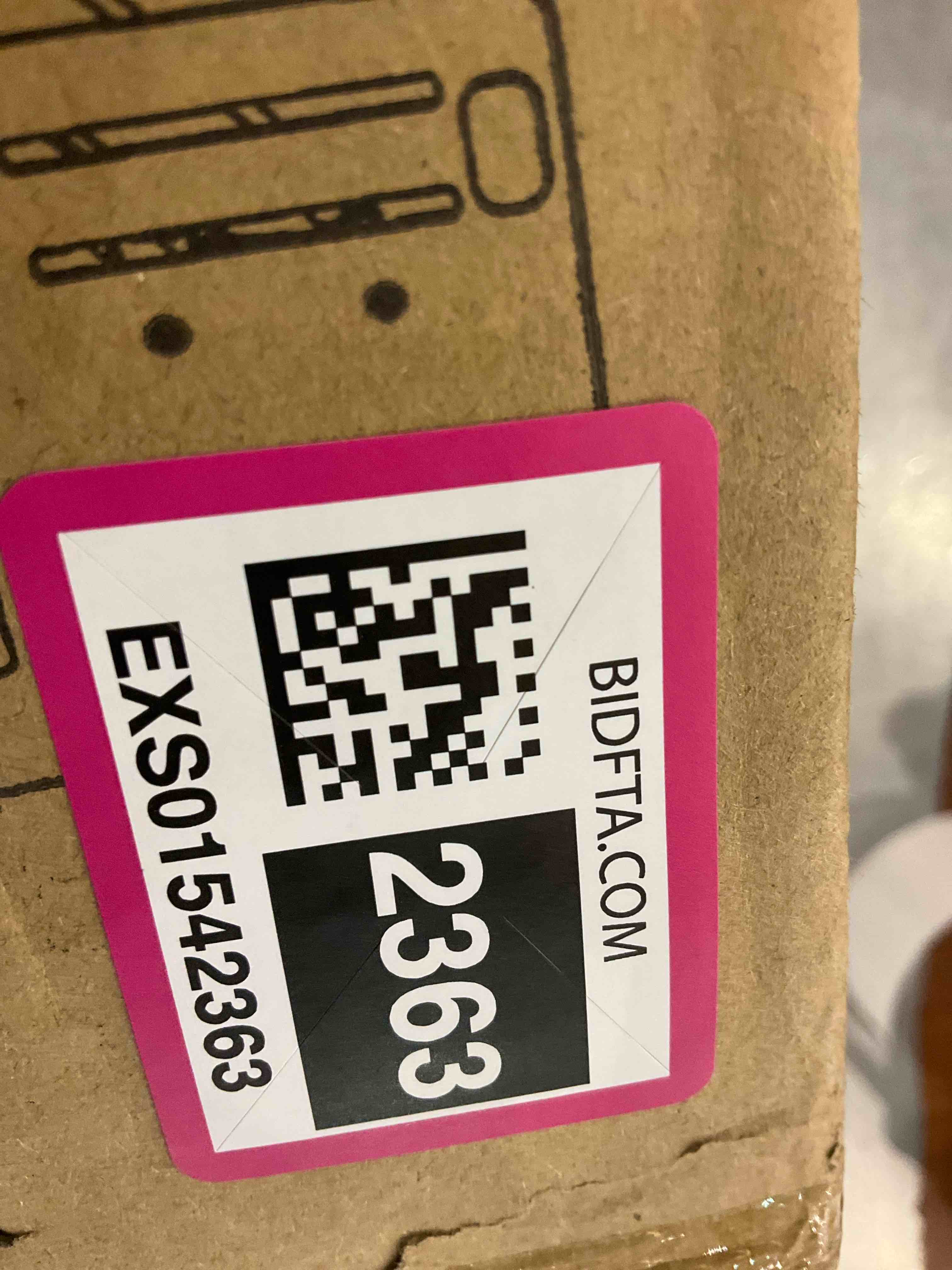 https://s3.amazonaws.com/lotting-images-prod/BargainHunt/EXS01542363_1715775360947.jpeg