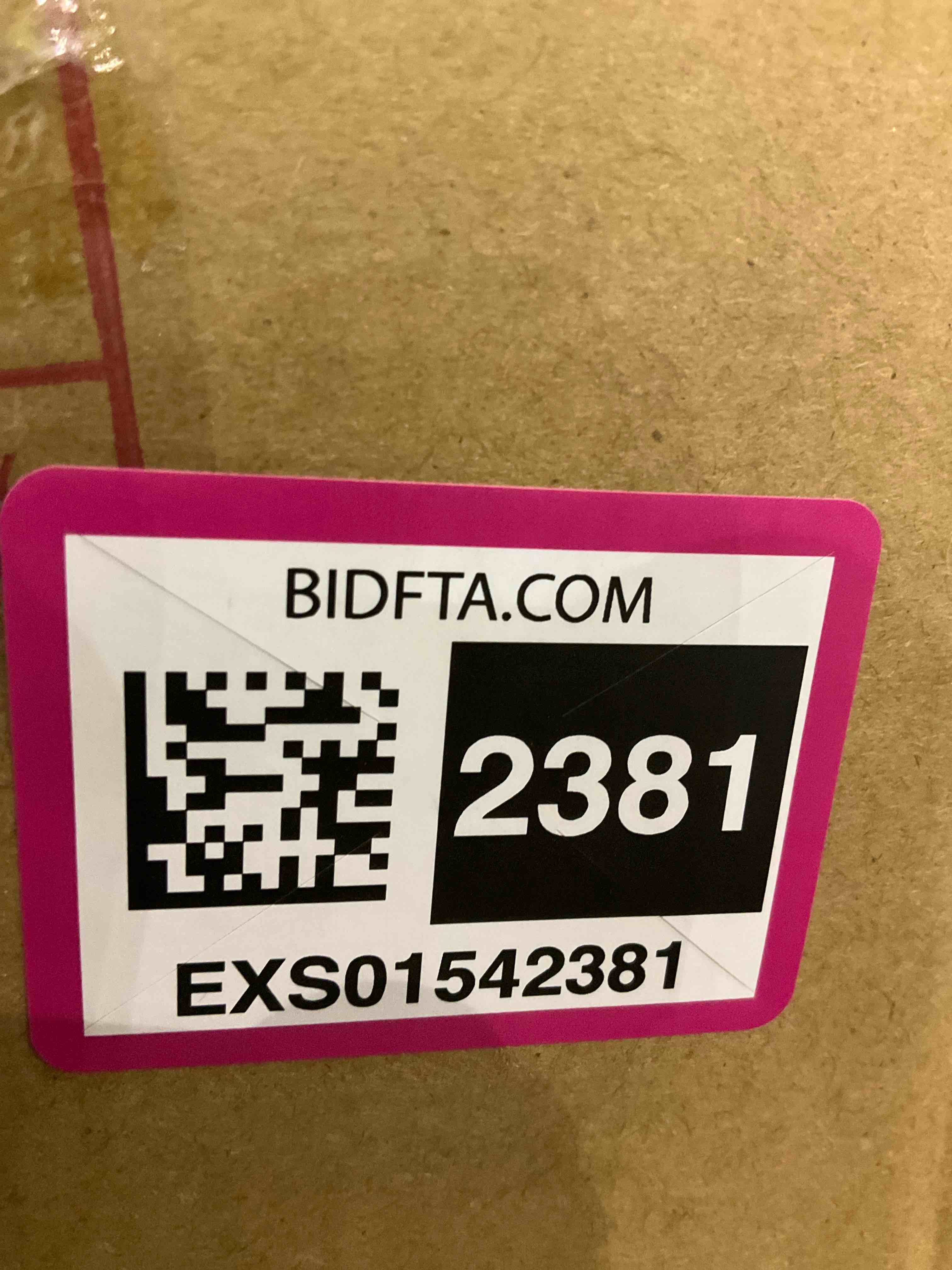 https://s3.amazonaws.com/lotting-images-prod/BargainHunt/EXS01542381_1715780096176.jpeg