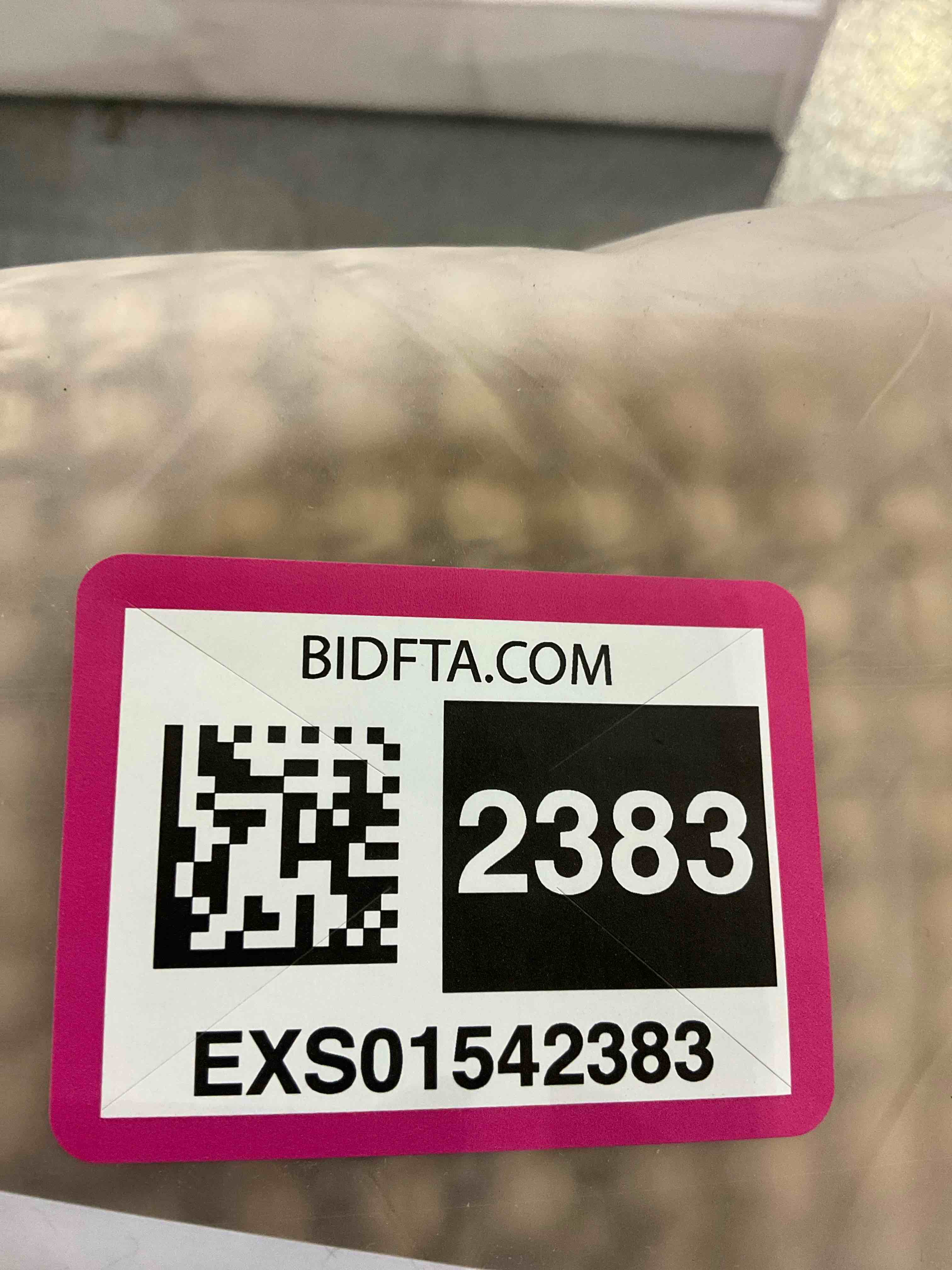 https://s3.amazonaws.com/lotting-images-prod/BargainHunt/EXS01542383_1715780319254.jpeg