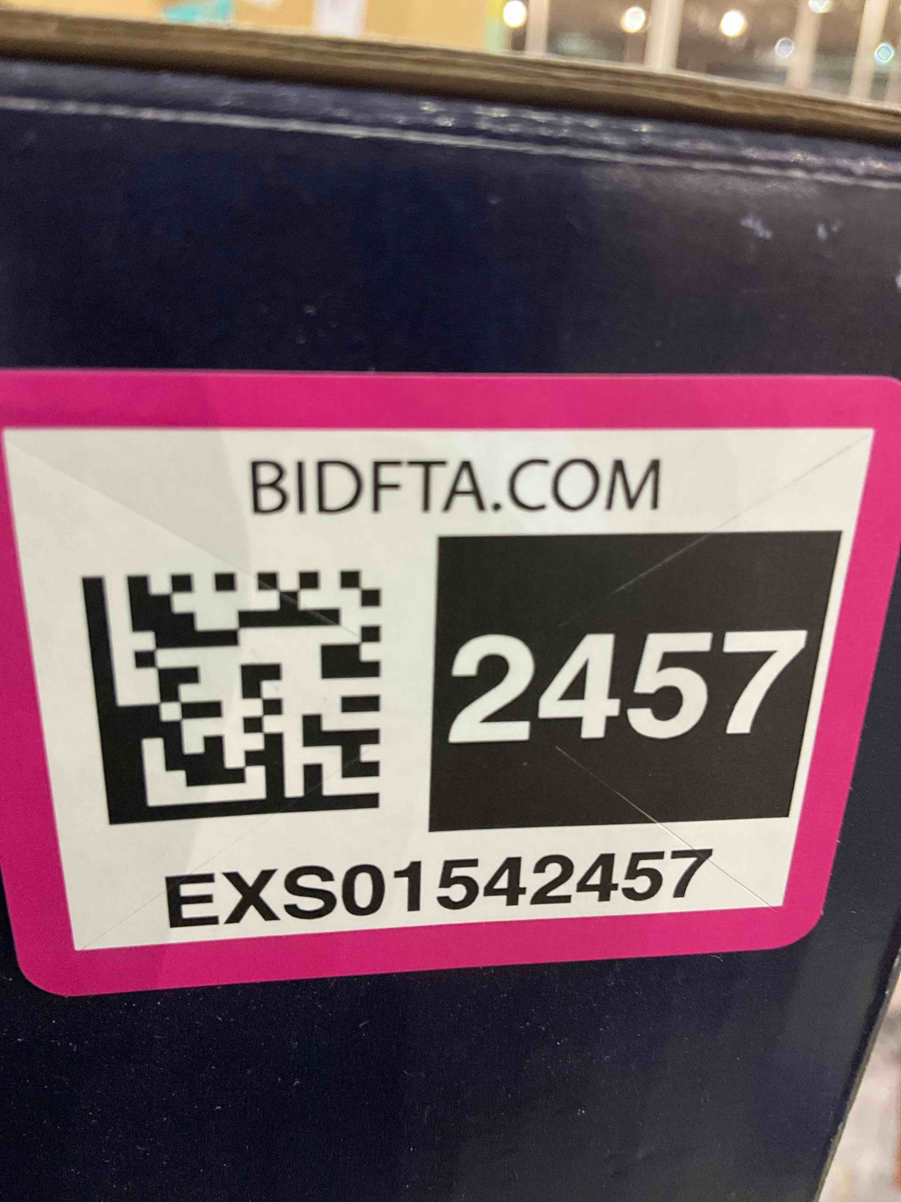 https://s3.amazonaws.com/lotting-images-prod/BargainHunt/EXS01542457_1715860895427.jpeg