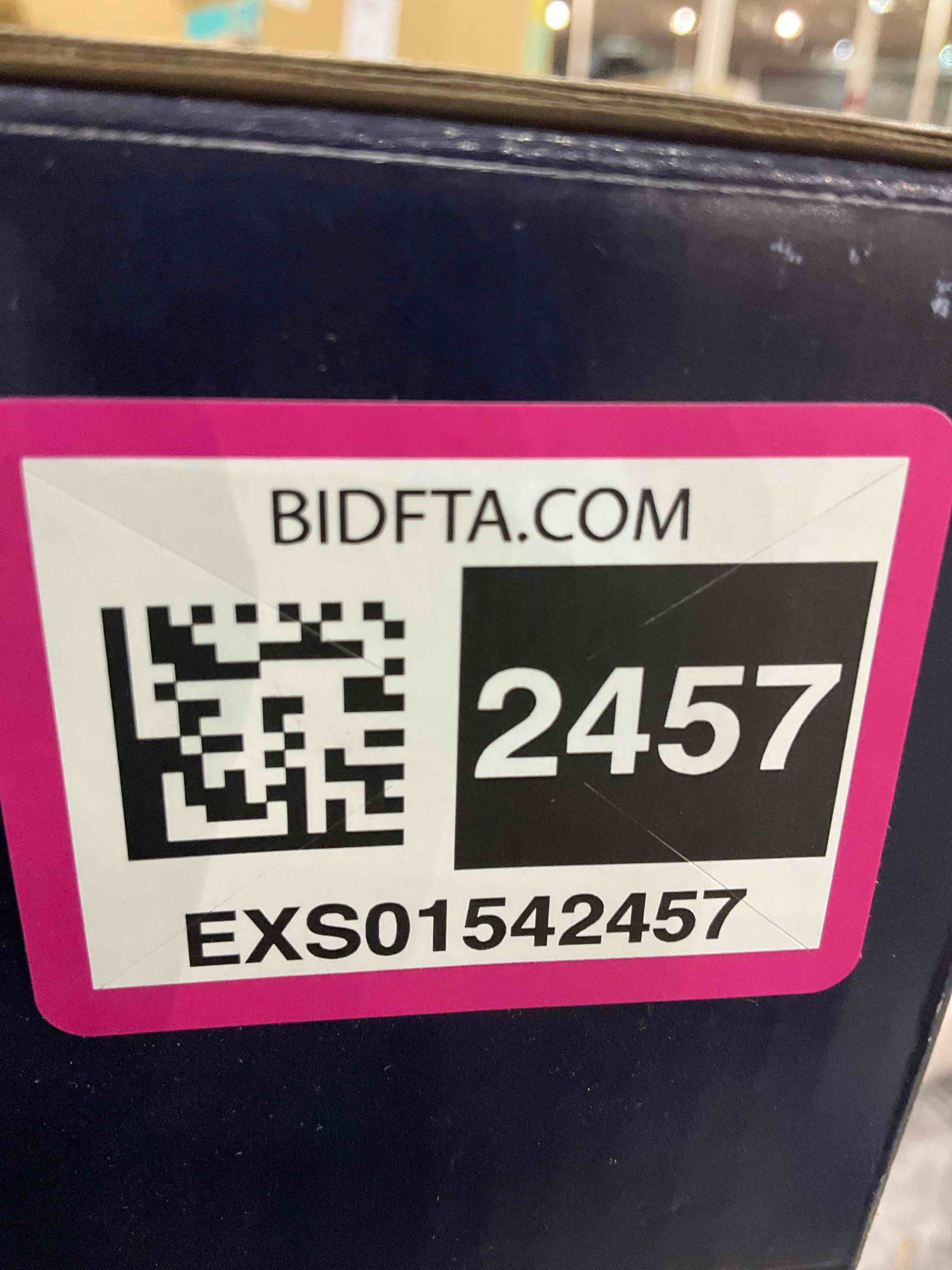 https://s3.amazonaws.com/lotting-images-prod/BargainHunt/EXS01542457_1715860896523.jpeg